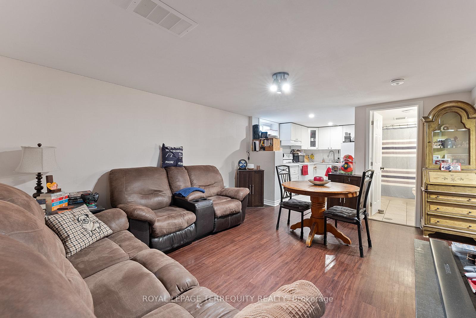 Photo 25 of 329 Cochrane Street, Whitby, Downtown Whitby — HOMEH