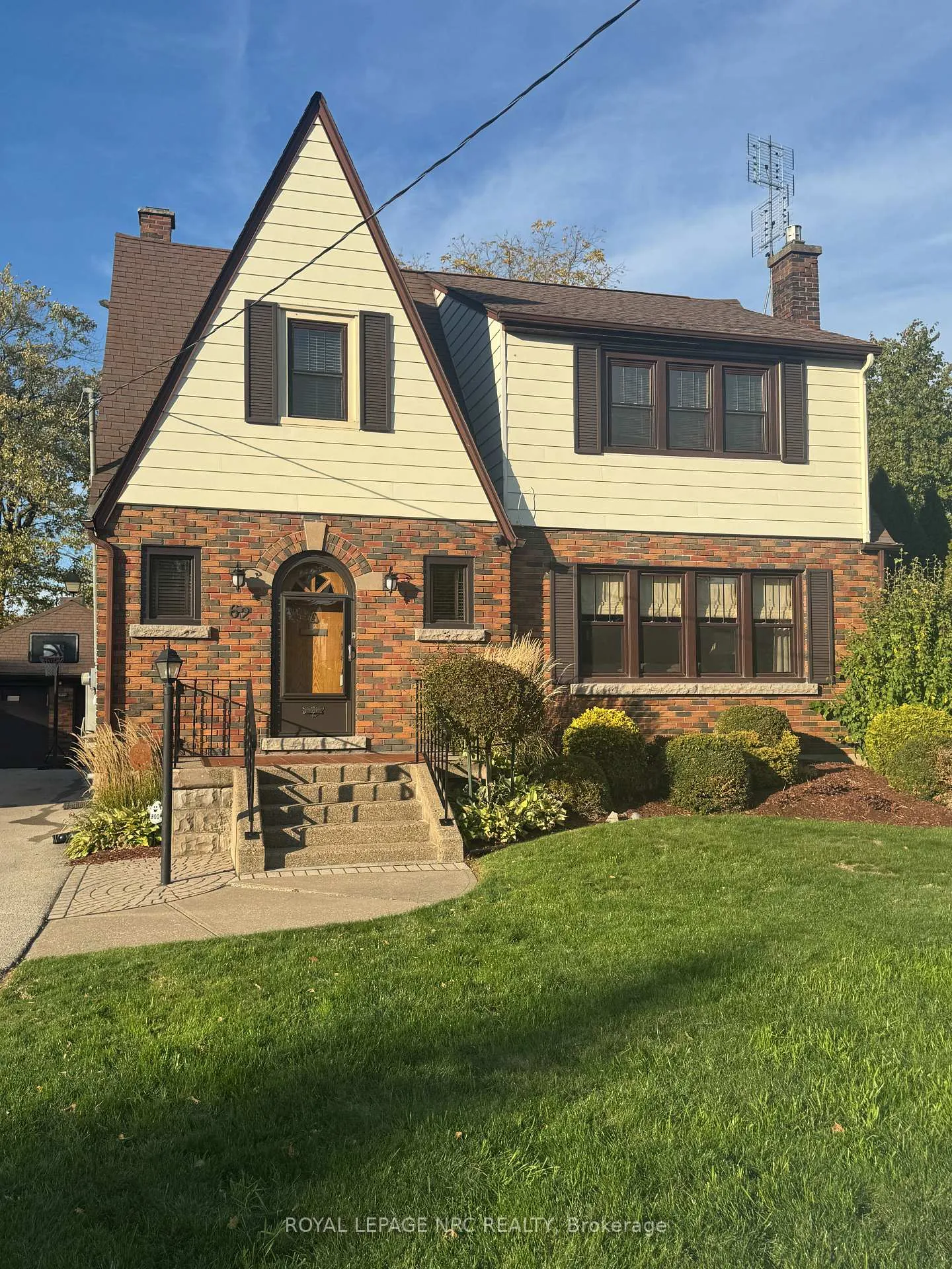 Front of 62 Pine Street