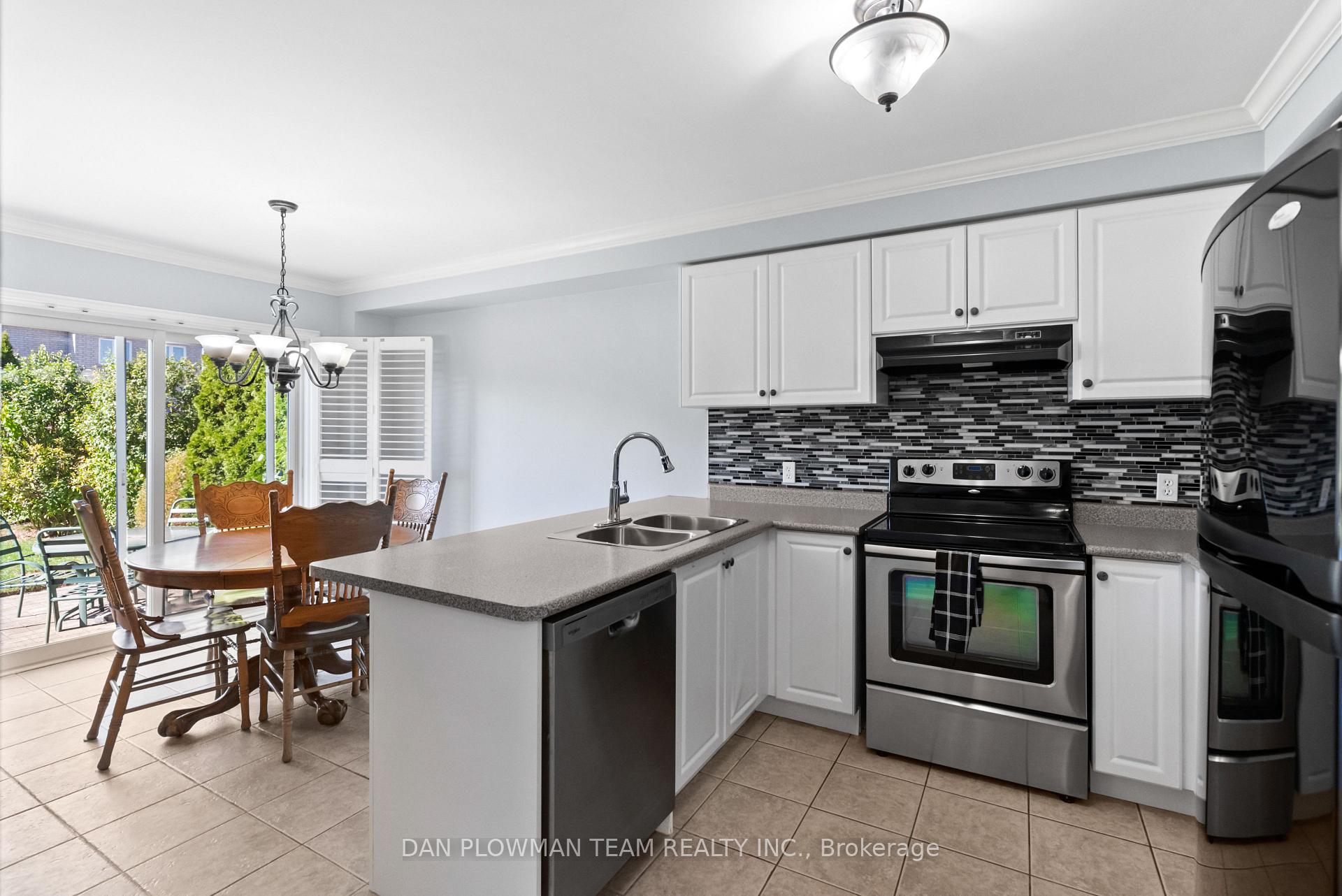 Photo 7 of 6 Tormina Boulevard, Whitby, Taunton North — HOMEH