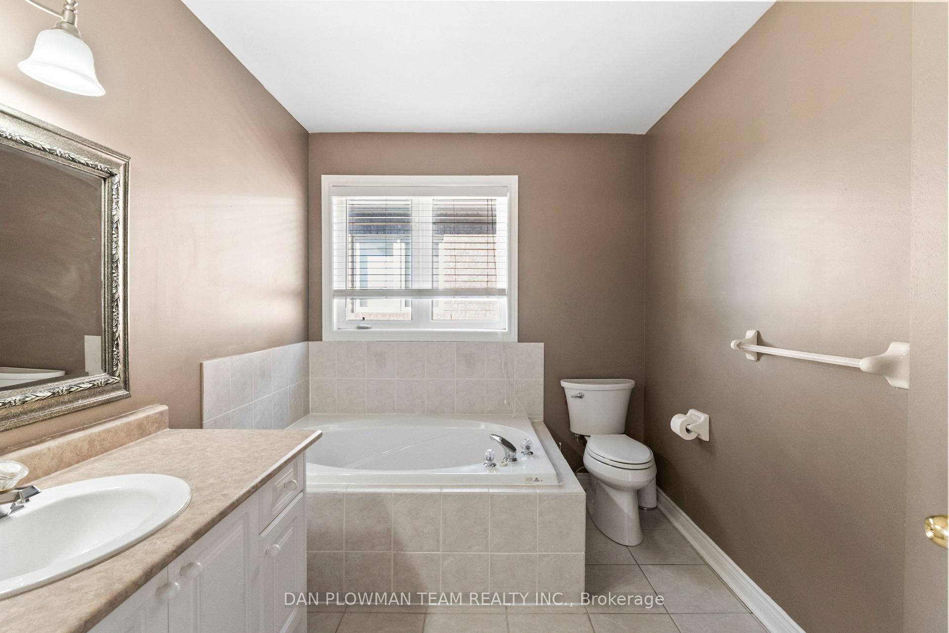 Photo 19 of 6 Tormina Boulevard, Whitby, Taunton North — HOMEH