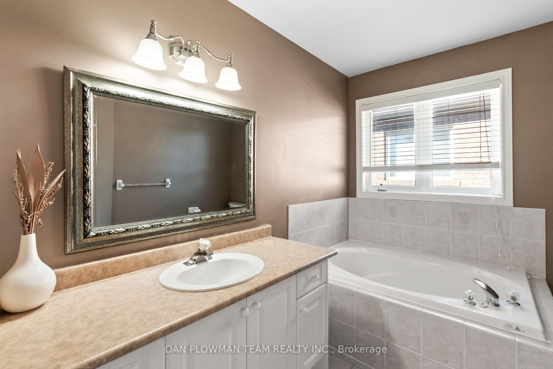 Photo 20 of 6 Tormina Boulevard, Whitby, Taunton North — HOMEH