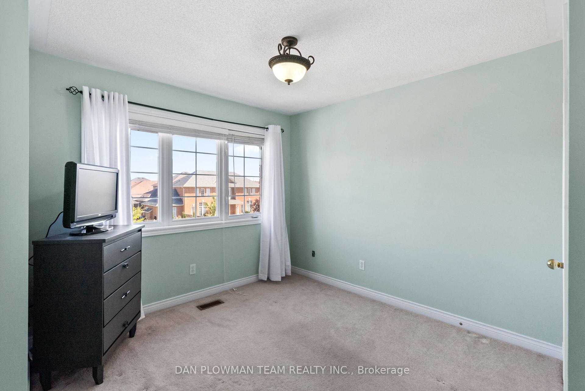 Photo 24 of 6 Tormina Boulevard, Whitby, Taunton North — HOMEH