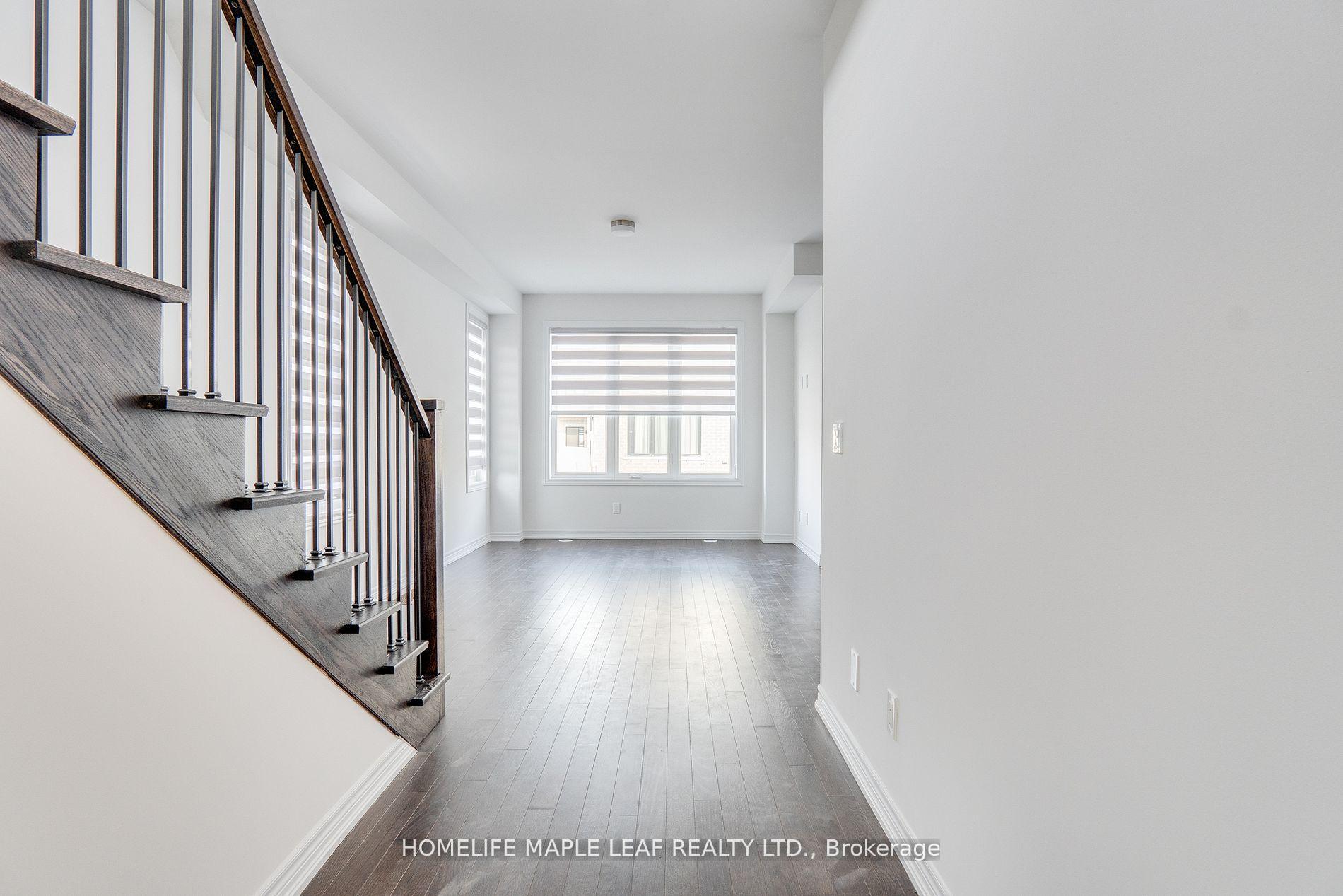 Photo 8 of 48 Sorbara Way, Whitby, Brooklin — HOMEH