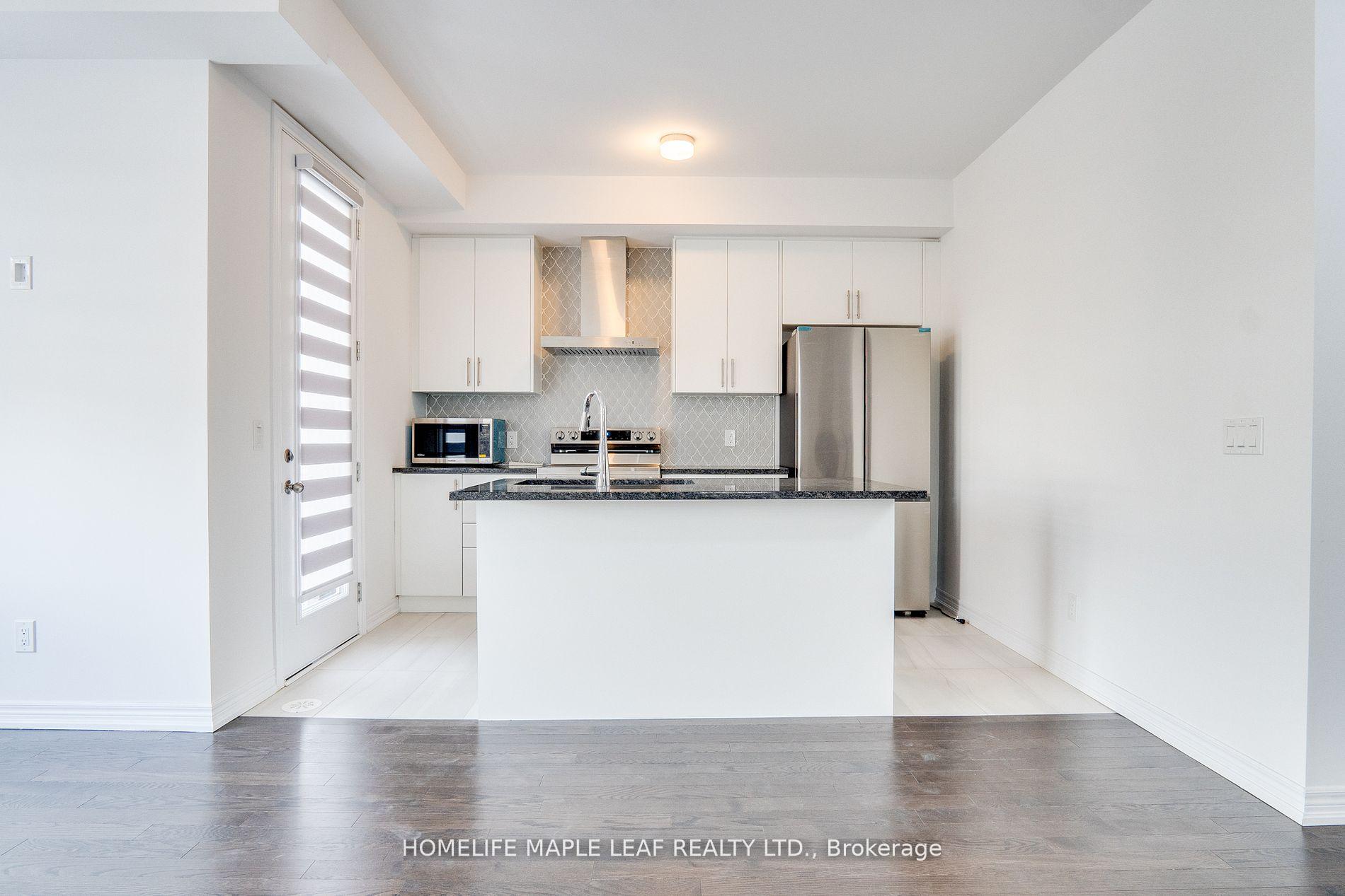 Photo 10 of 48 Sorbara Way, Whitby, Brooklin — HOMEH