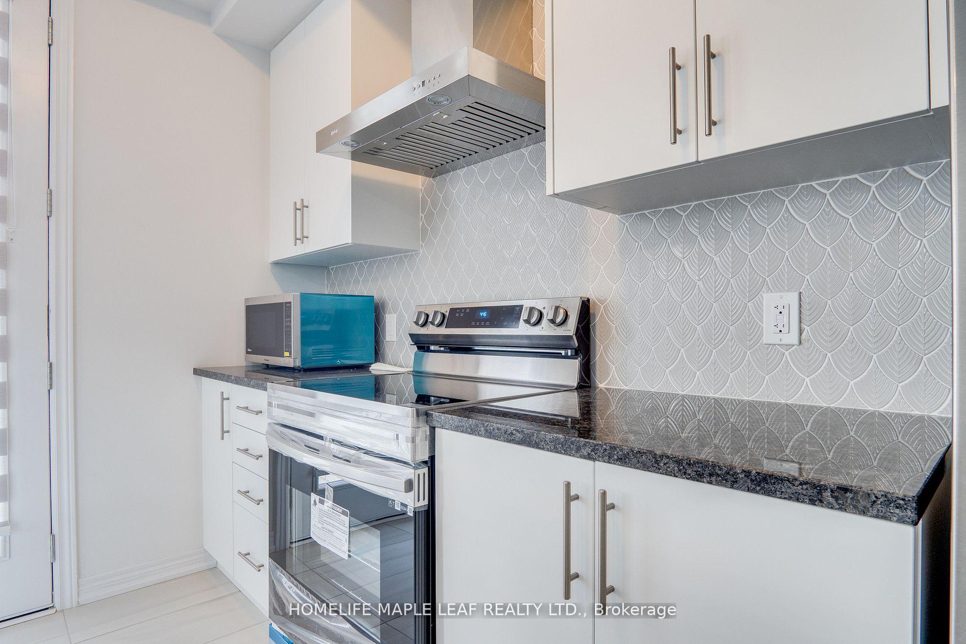 Photo 11 of 48 Sorbara Way, Whitby, Brooklin — HOMEH