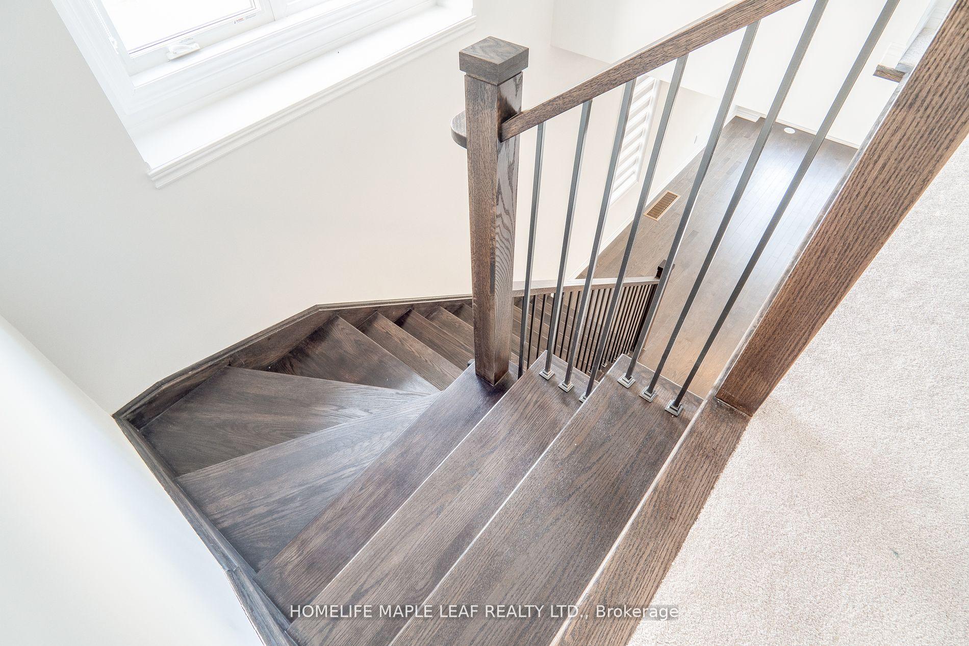 Photo 16 of 48 Sorbara Way, Whitby, Brooklin — HOMEH