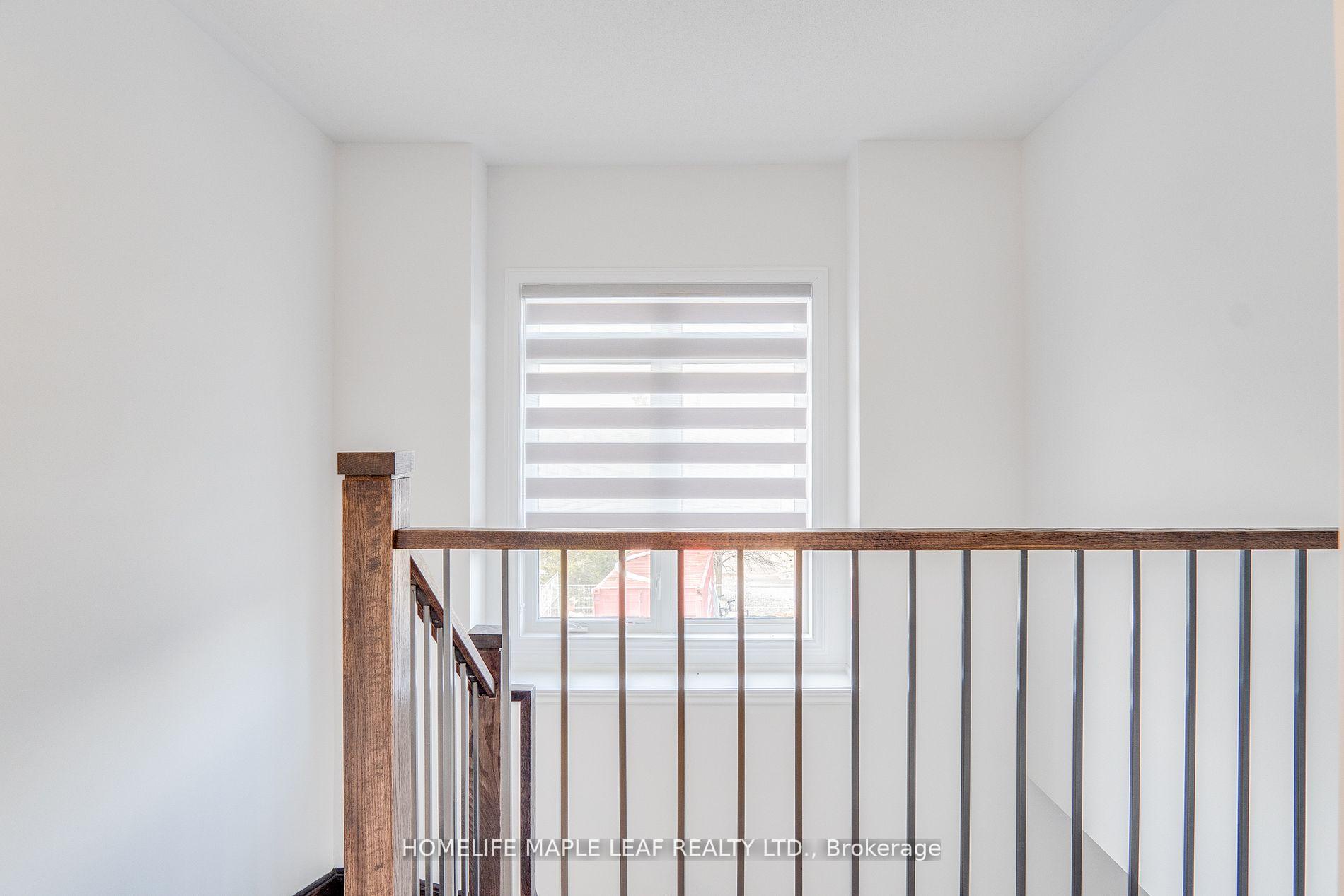 Photo 17 of 48 Sorbara Way, Whitby, Brooklin — HOMEH