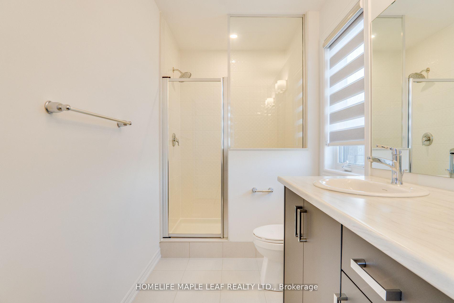 Photo 21 of 48 Sorbara Way, Whitby, Brooklin — HOMEH