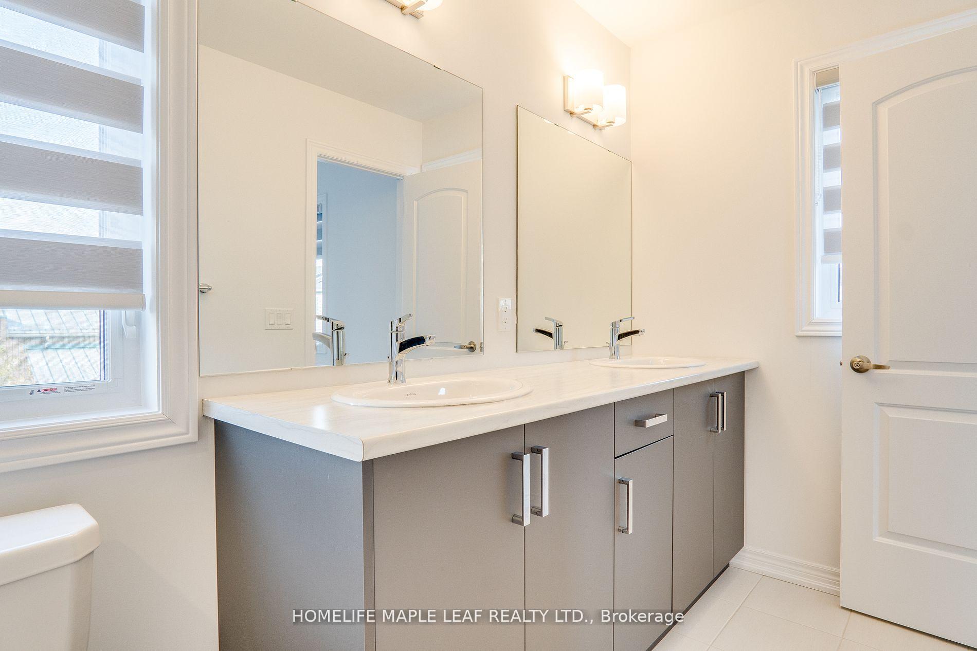 Photo 22 of 48 Sorbara Way, Whitby, Brooklin — HOMEH