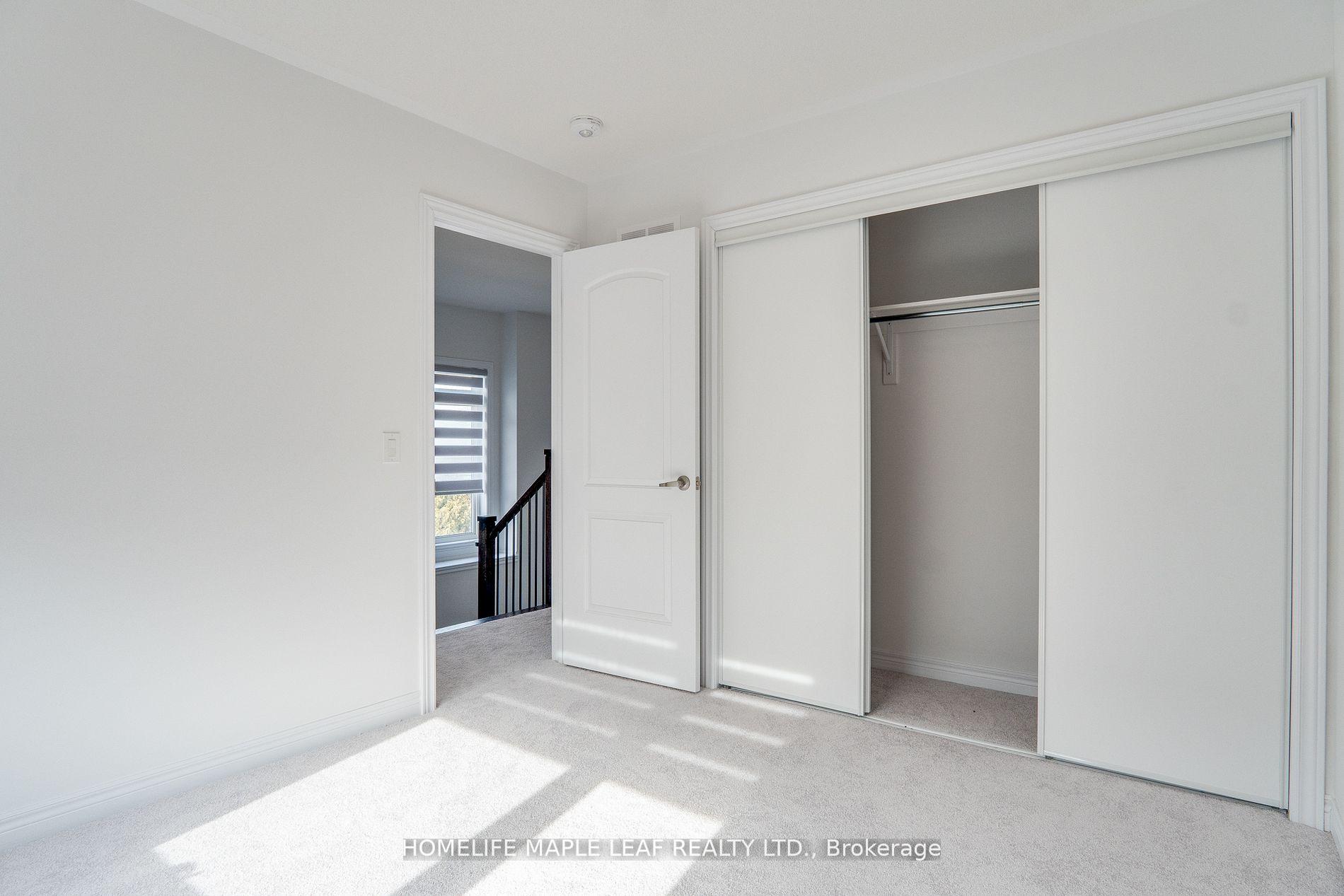 Photo 26 of 48 Sorbara Way, Whitby, Brooklin — HOMEH