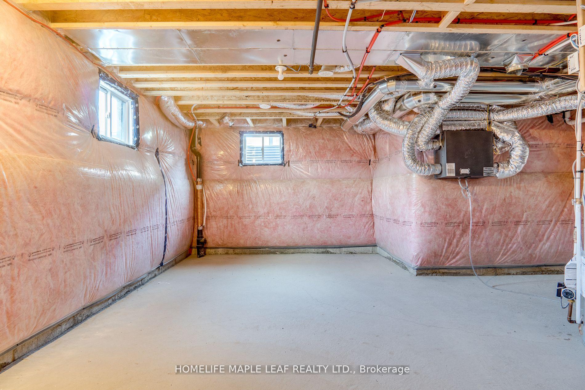 Photo 32 of 48 Sorbara Way, Whitby, Brooklin — HOMEH