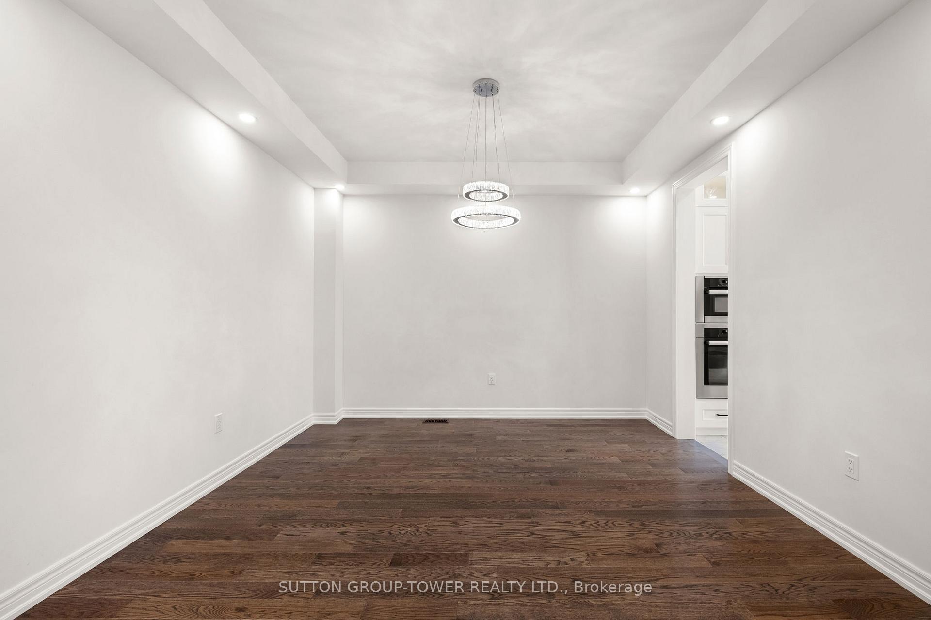 Photo 8 of 10 Alistair Crescent, Vaughan, Kleinburg — HOMEH
