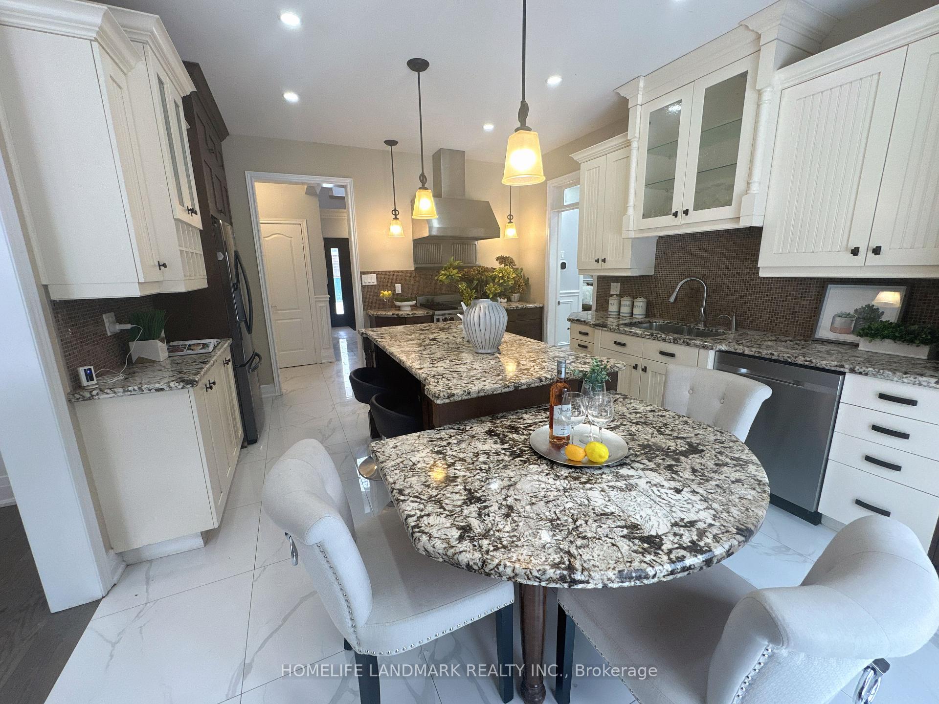 Photo 5 of 22 Milne Lane, Markham, Bullock — HOMEH