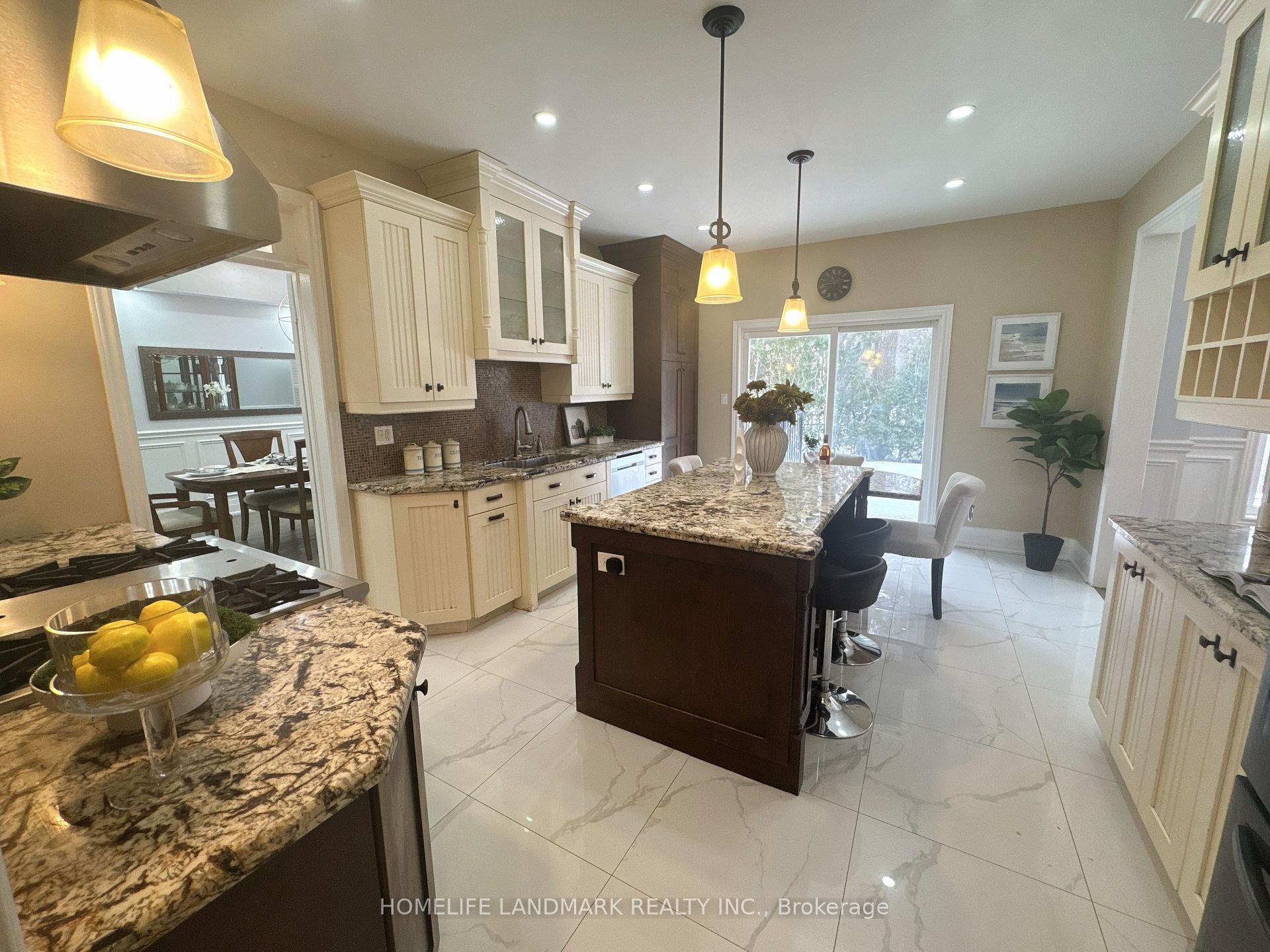 Photo 6 of 22 Milne Lane, Markham, Bullock — HOMEH