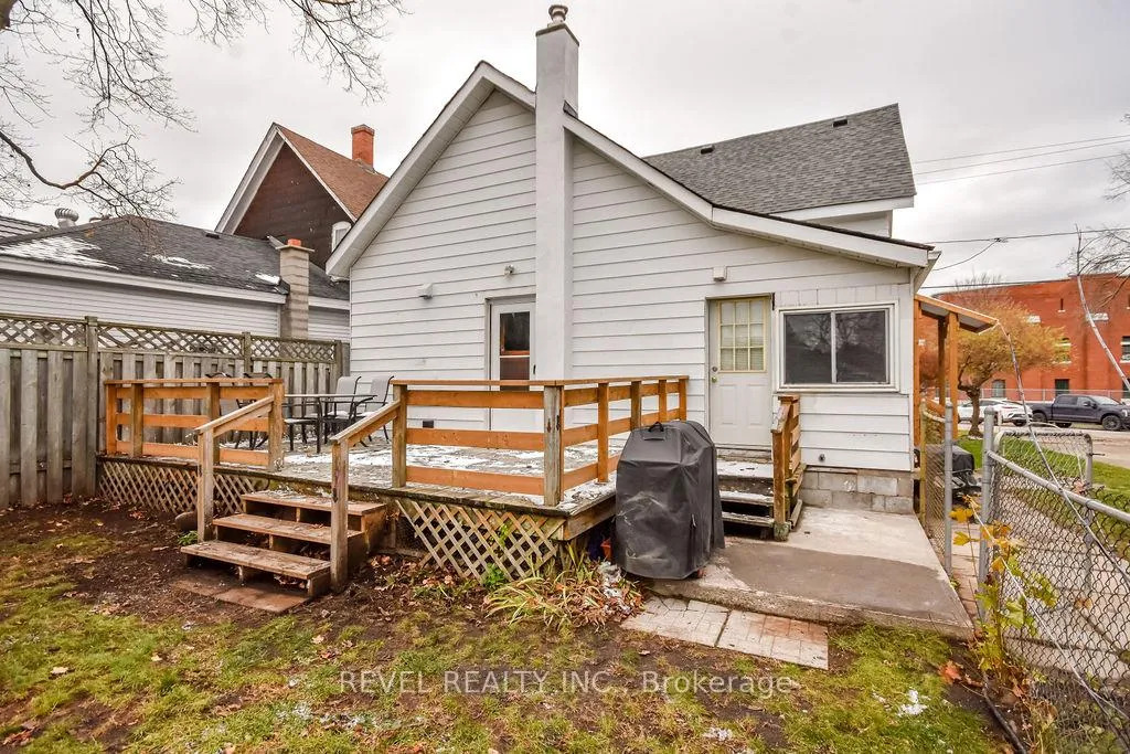 Photo 21 of 44 Parkside Drive, Barrie, Queen's Park — HOMEH