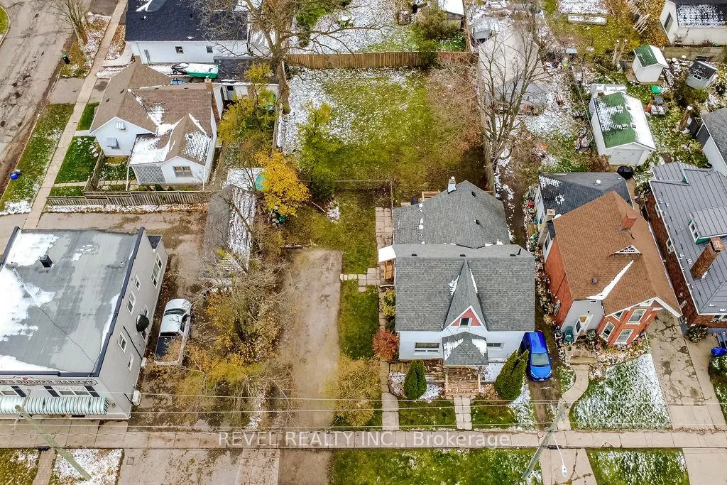 Photo 38 of 44 Parkside Drive, Barrie, Queen's Park — HOMEH