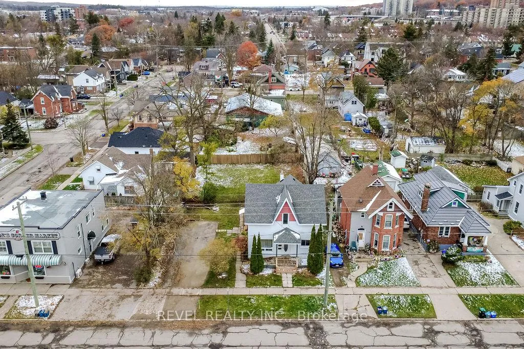 Photo 39 of 44 Parkside Drive, Barrie, Queen's Park — HOMEH