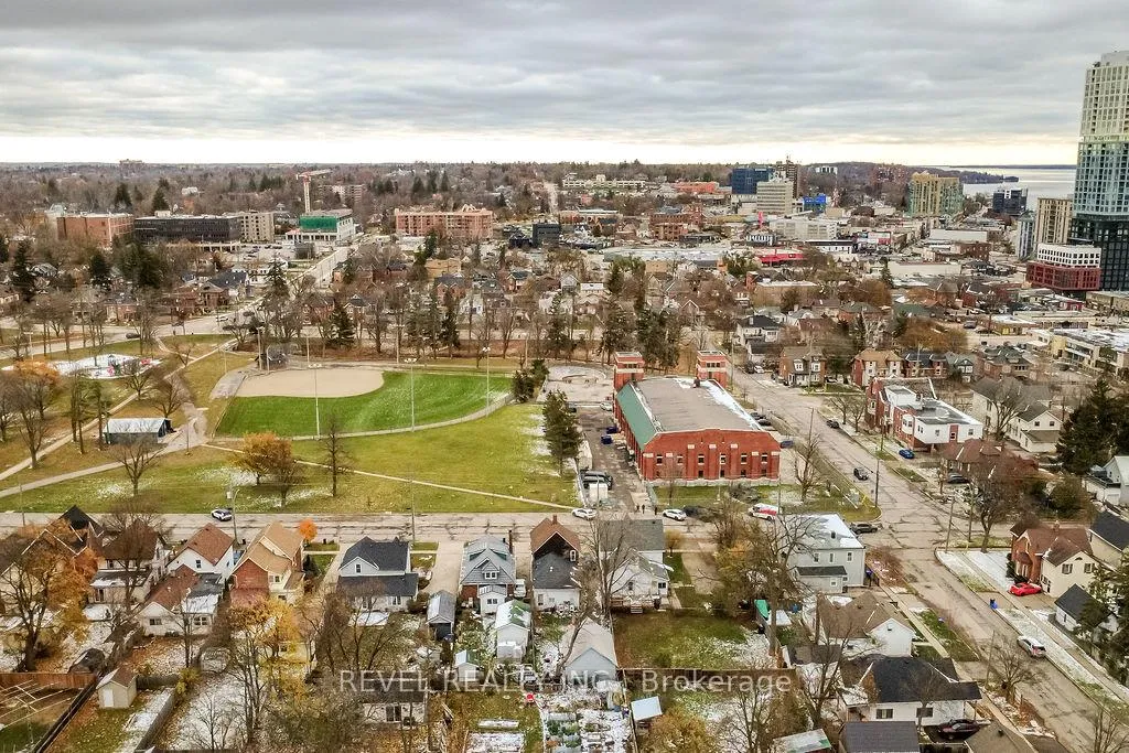 Photo 42 of 44 Parkside Drive, Barrie, Queen's Park — HOMEH