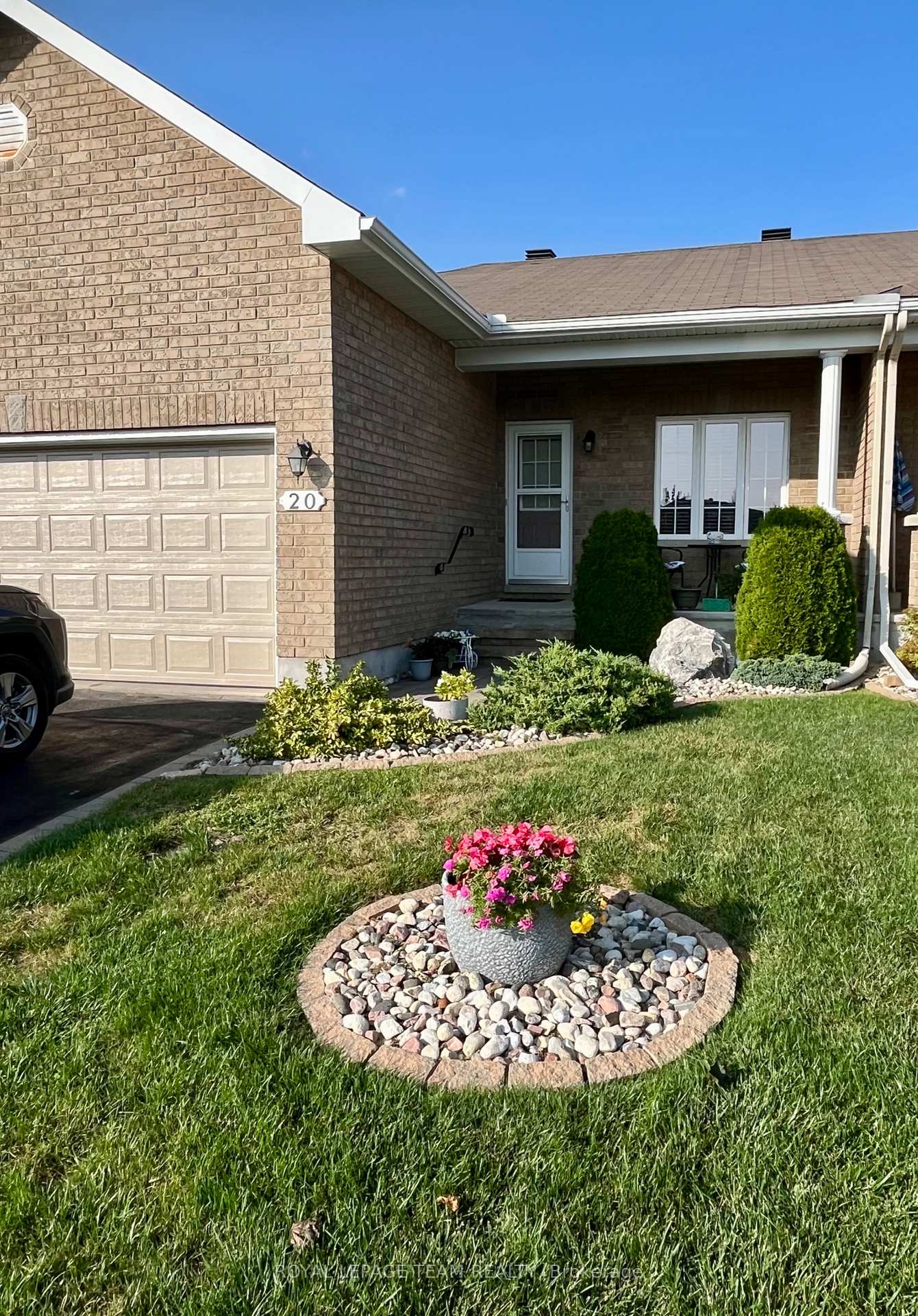 Photo 2 of 20 Moe Robillard Street, Arnprior — HOMEH