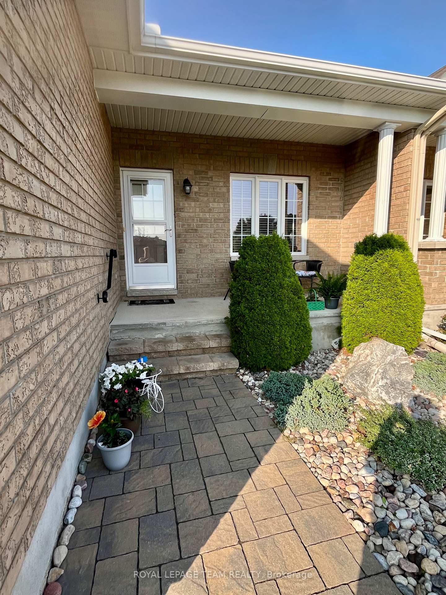 Photo 4 of 20 Moe Robillard Street, Arnprior — HOMEH