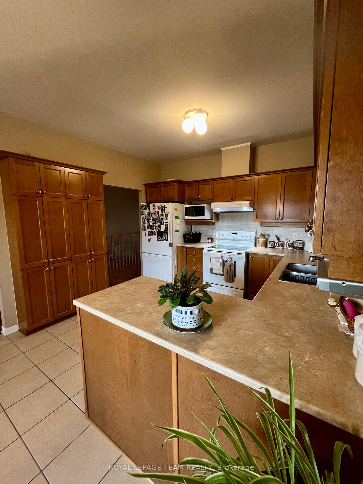 Photo 11 of 20 Moe Robillard Street, Arnprior — HOMEH