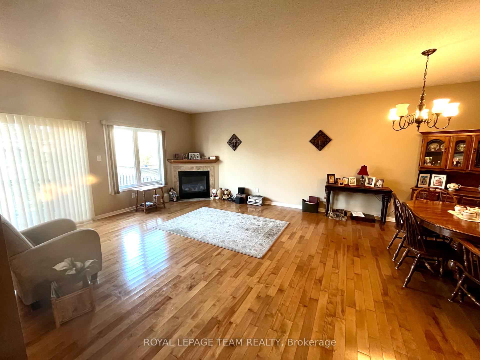 Photo 15 of 20 Moe Robillard Street, Arnprior — HOMEH