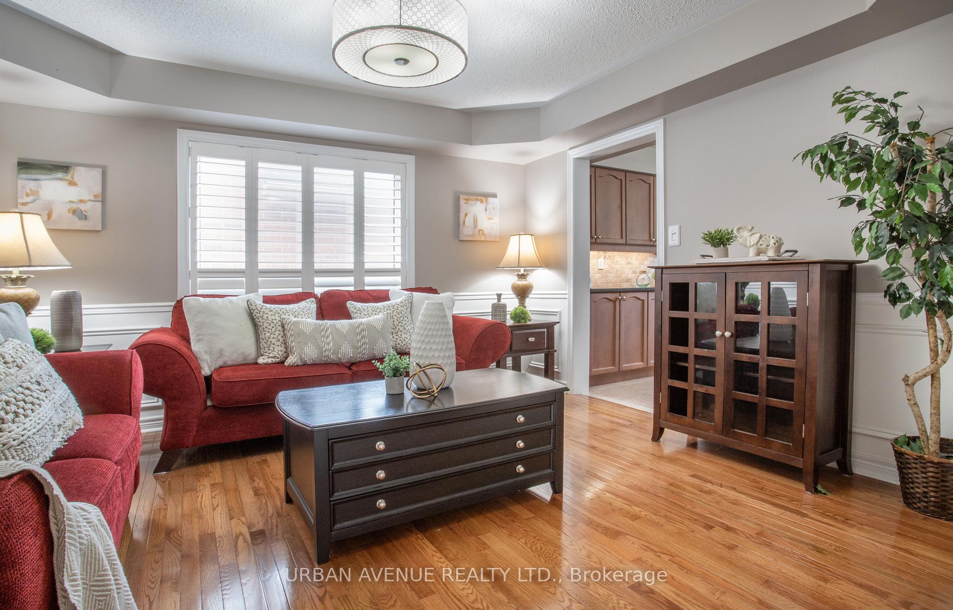 Photo 10 of 25 Darren Avenue, Whitby, Rolling Acres — HOMEH