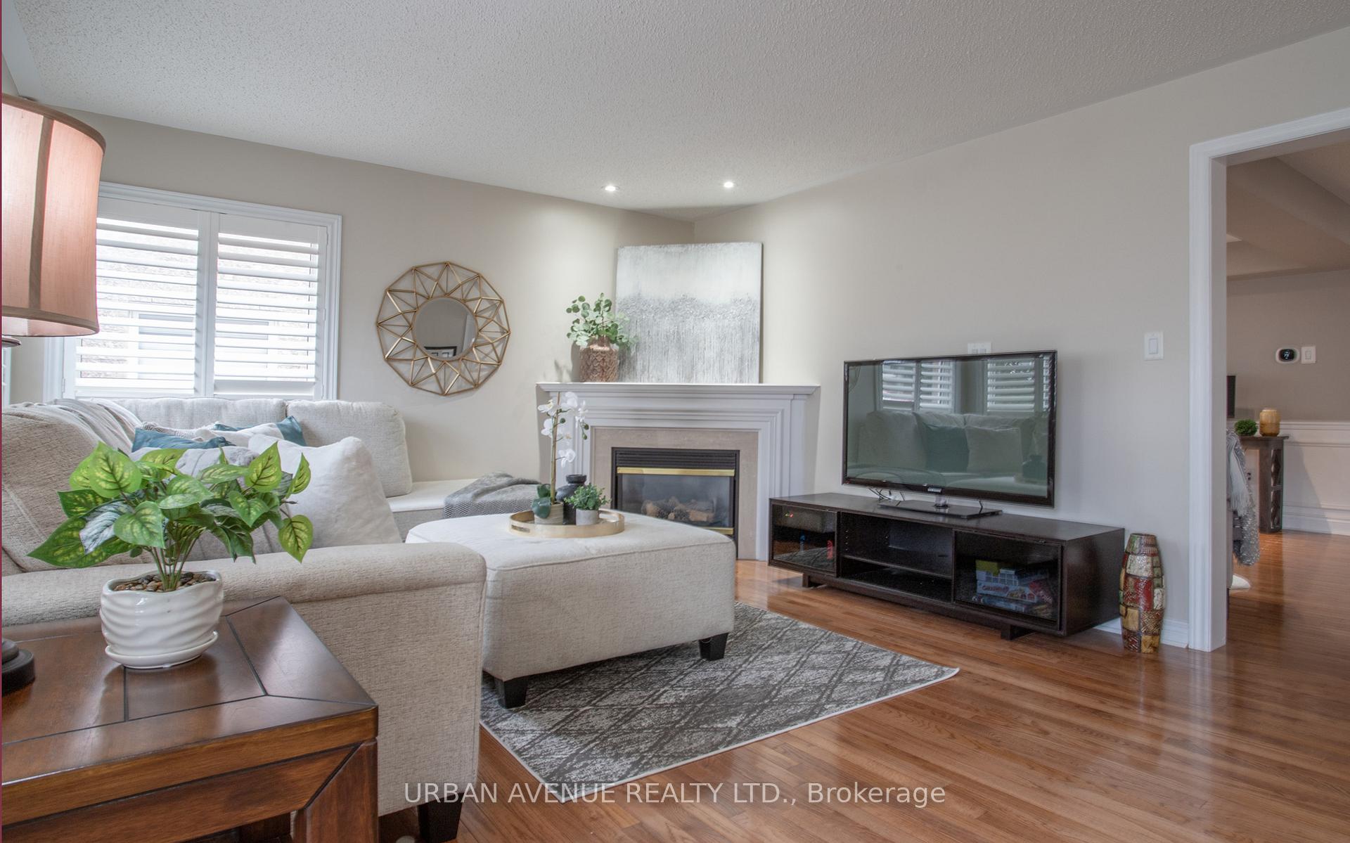 Photo 11 of 25 Darren Avenue, Whitby, Rolling Acres — HOMEH