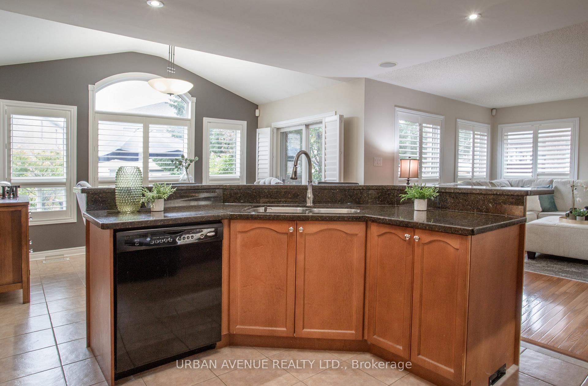 Photo 21 of 25 Darren Avenue, Whitby, Rolling Acres — HOMEH