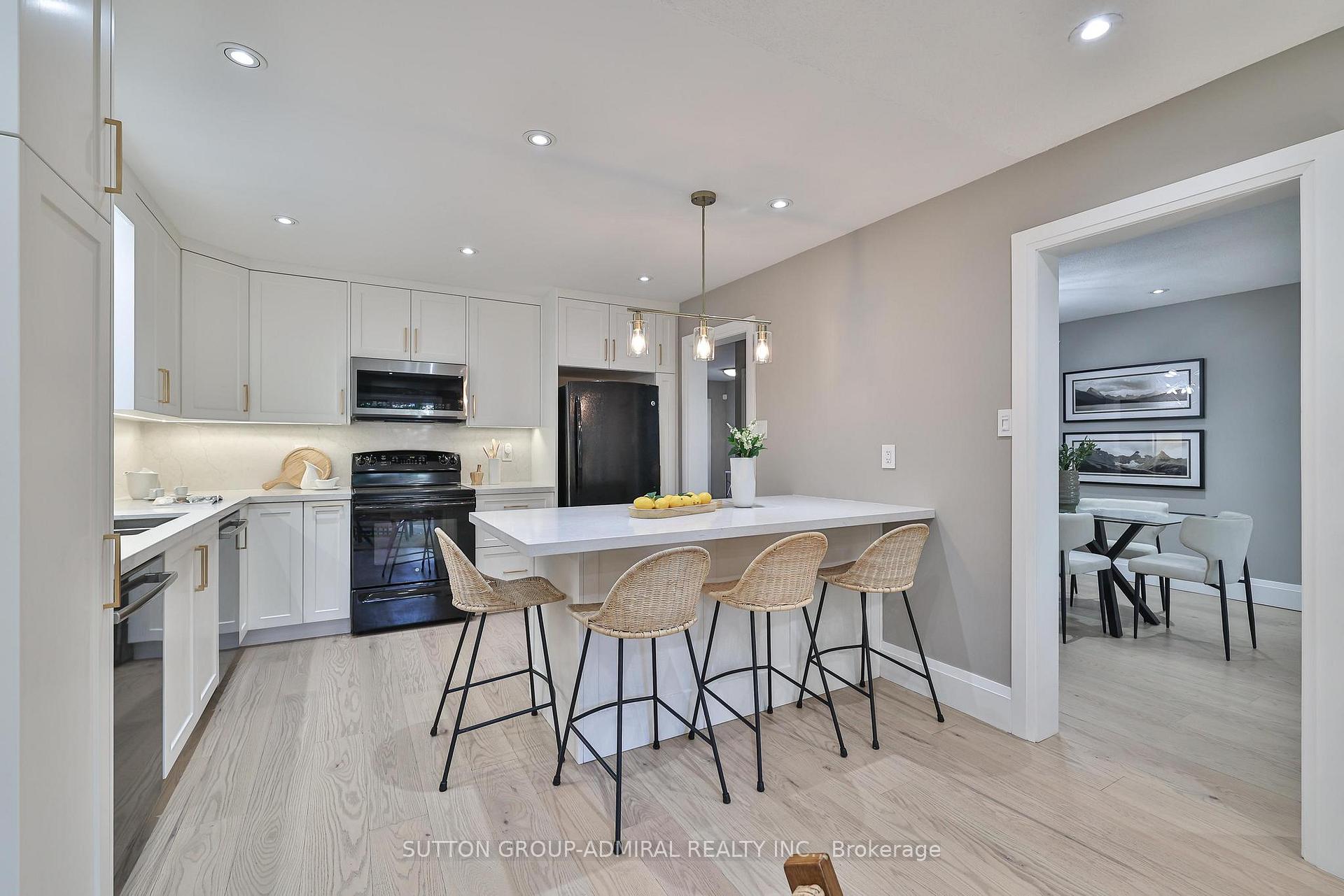 Photo 9 of 258 Mullen Drive, Vaughan, Brownridge — HOMEH