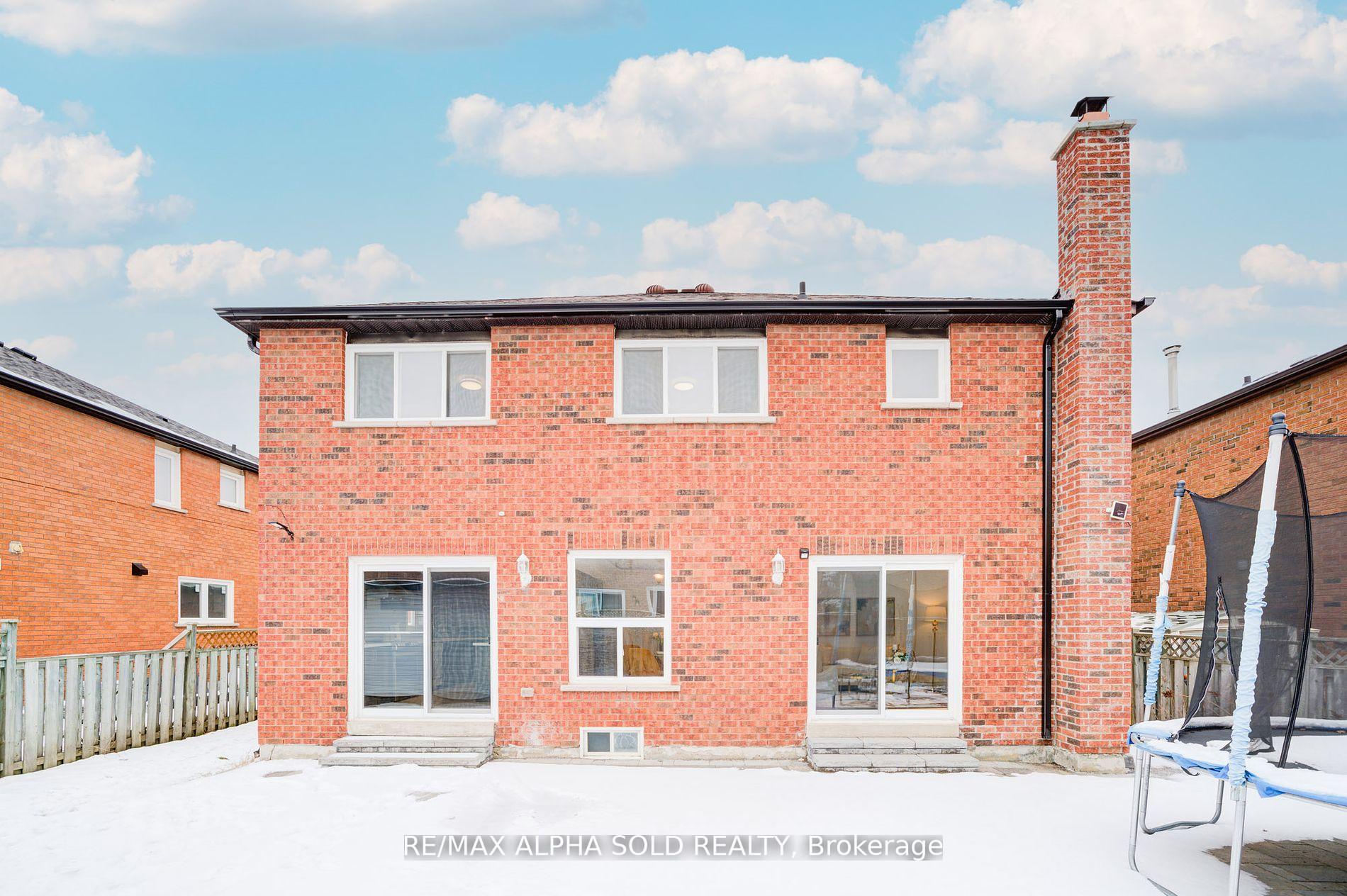 Photo 3 of 25 Durant Crescent, Markham, Middlefield — HOMEH