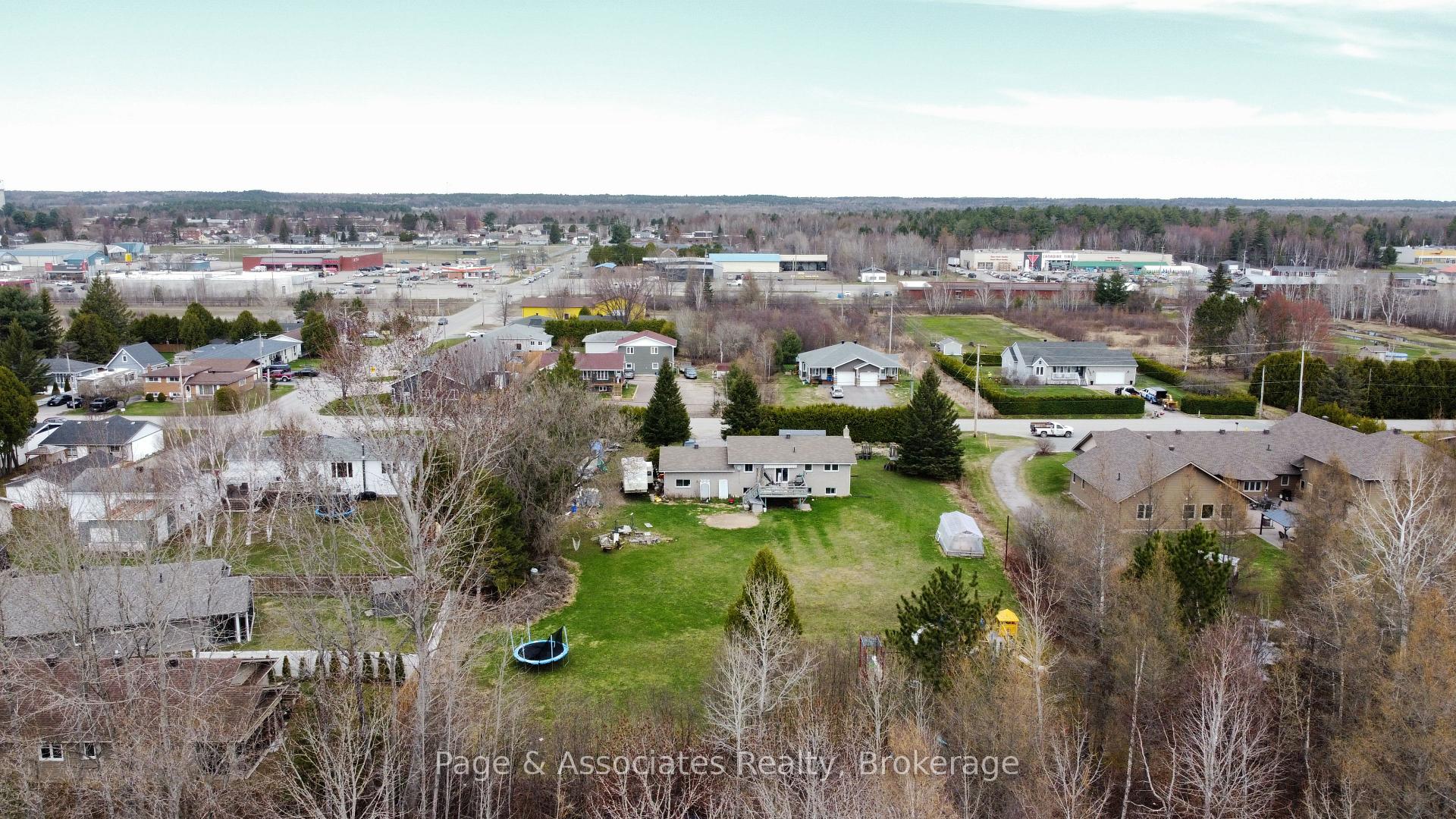Photo 3 of 282 Salter Street, West Nipissing, Sturgeon Falls — HOMEH