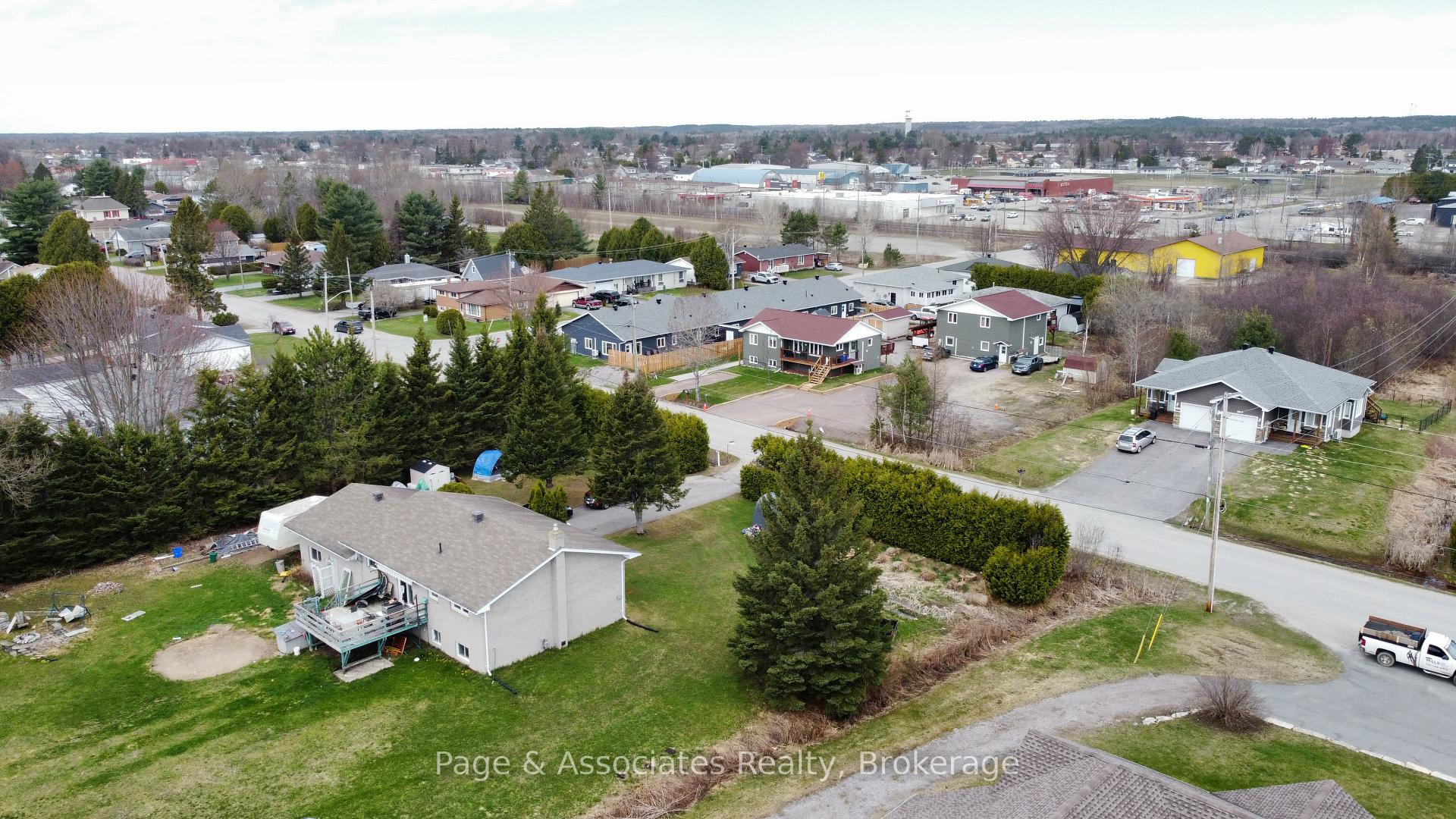 Photo 26 of 282 Salter Street, West Nipissing, Sturgeon Falls — HOMEH