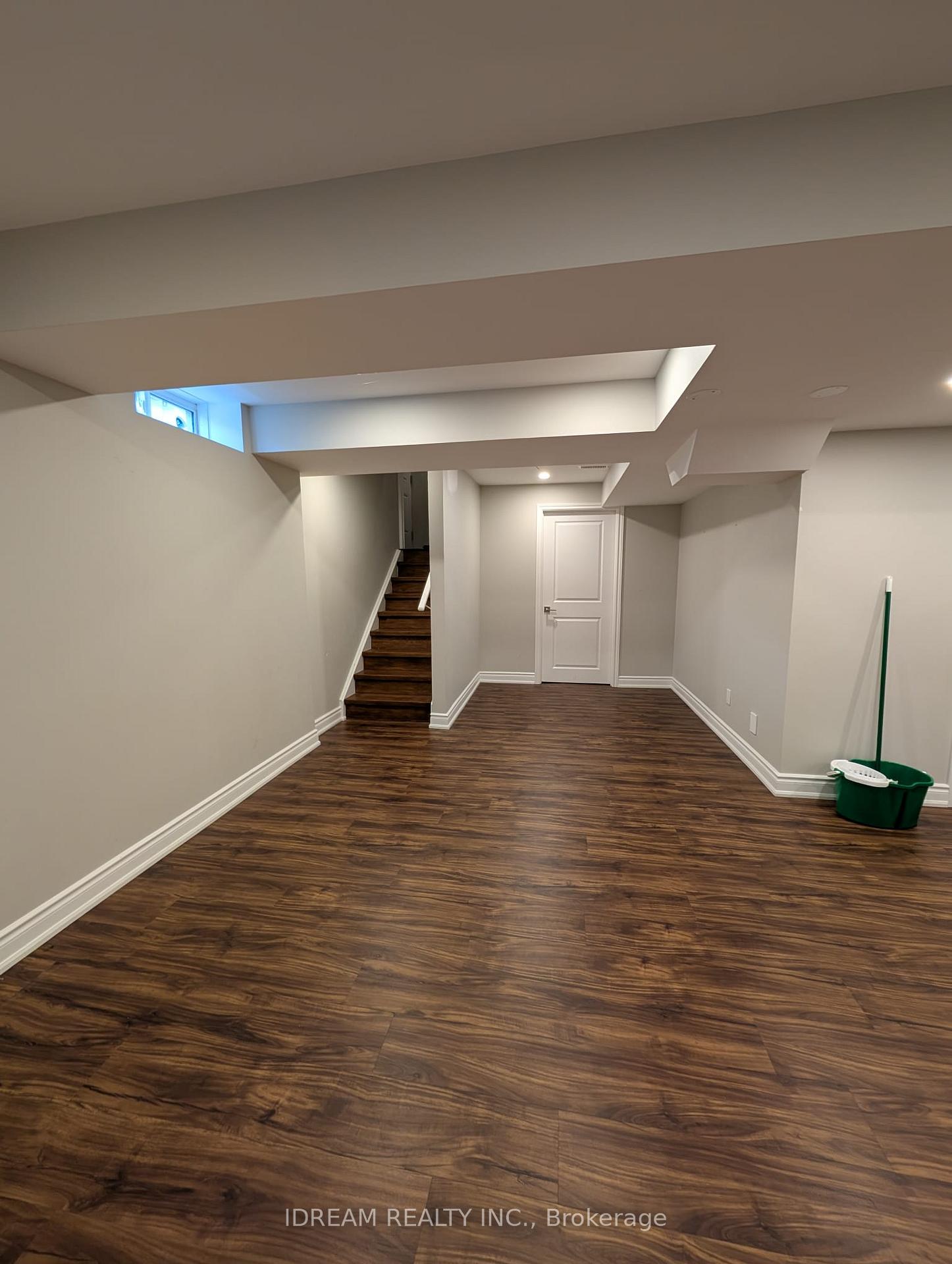 Photo 5 of Unit Bsmt, 2 Elderslie Crescent, Vaughan, Kleinburg — HOMEH