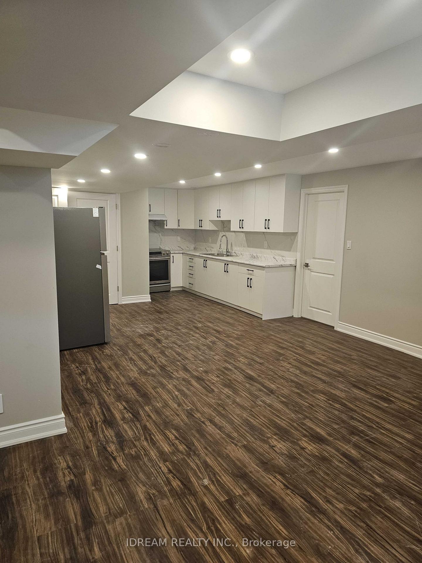 Photo 6 of Unit Bsmt, 2 Elderslie Crescent, Vaughan, Kleinburg — HOMEH