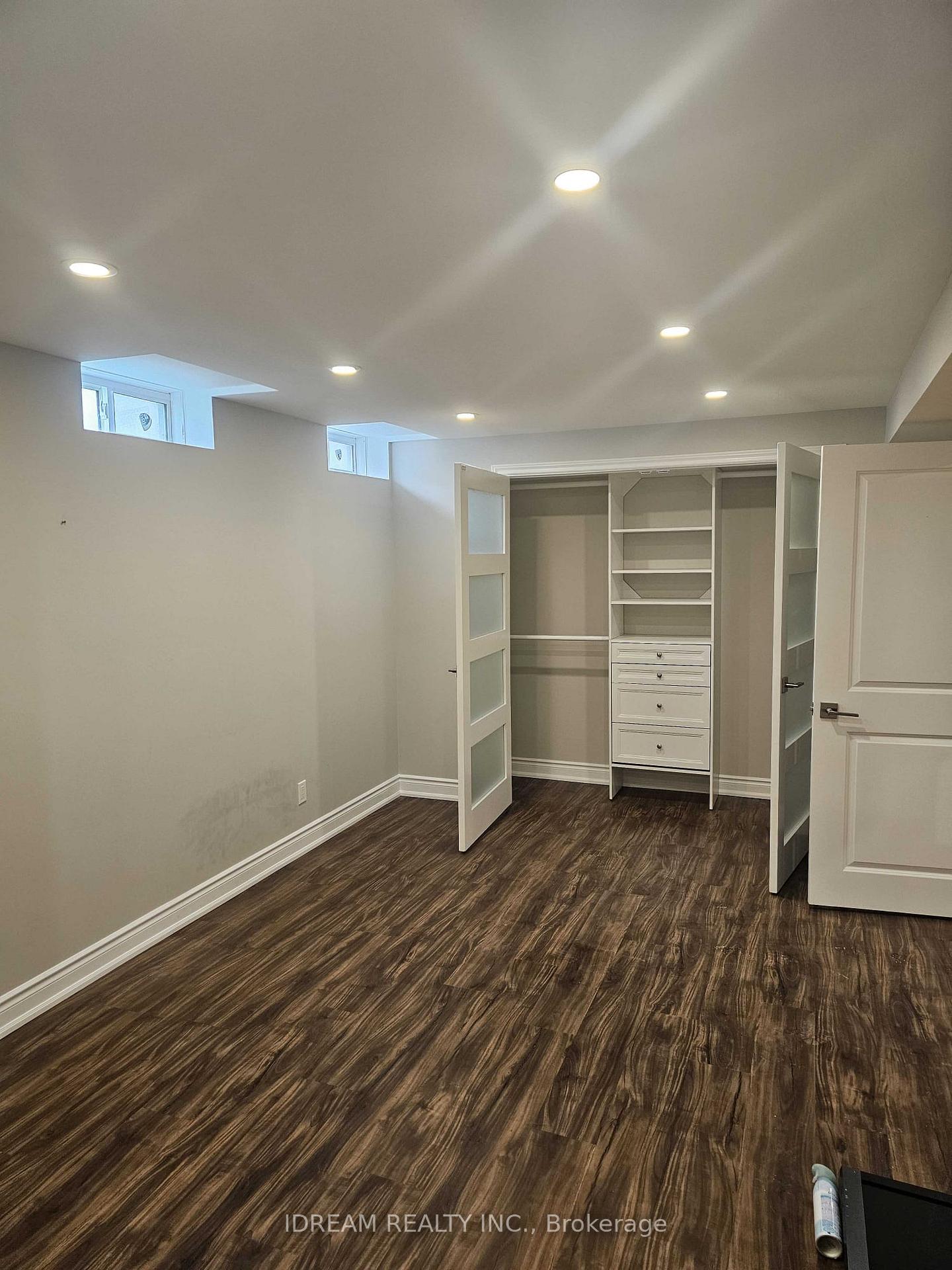 Photo 10 of Unit Bsmt, 2 Elderslie Crescent, Vaughan, Kleinburg — HOMEH