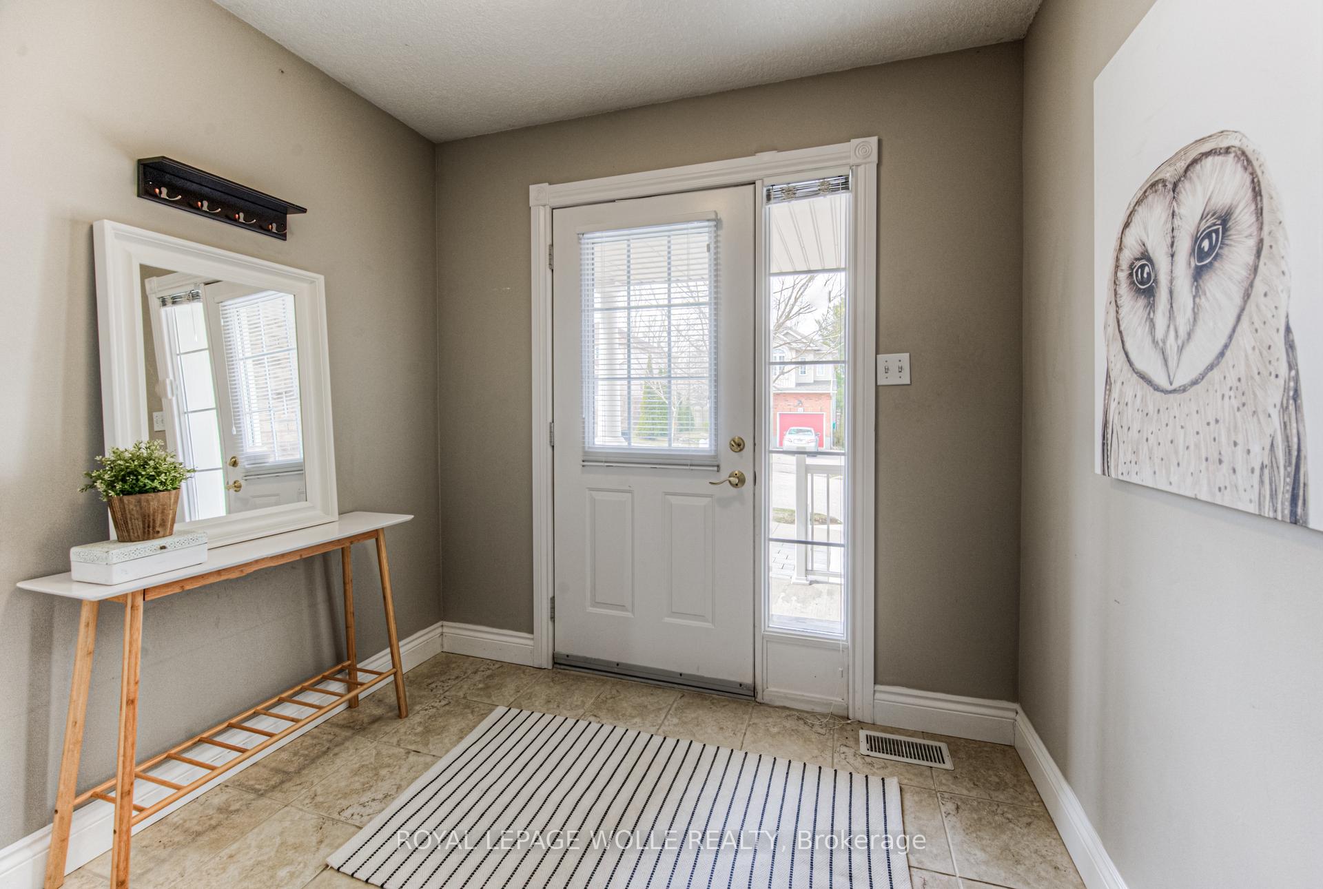 Photo 2 of 759 Butternut Avenue, Waterloo, Columbia Forest — HOMEH