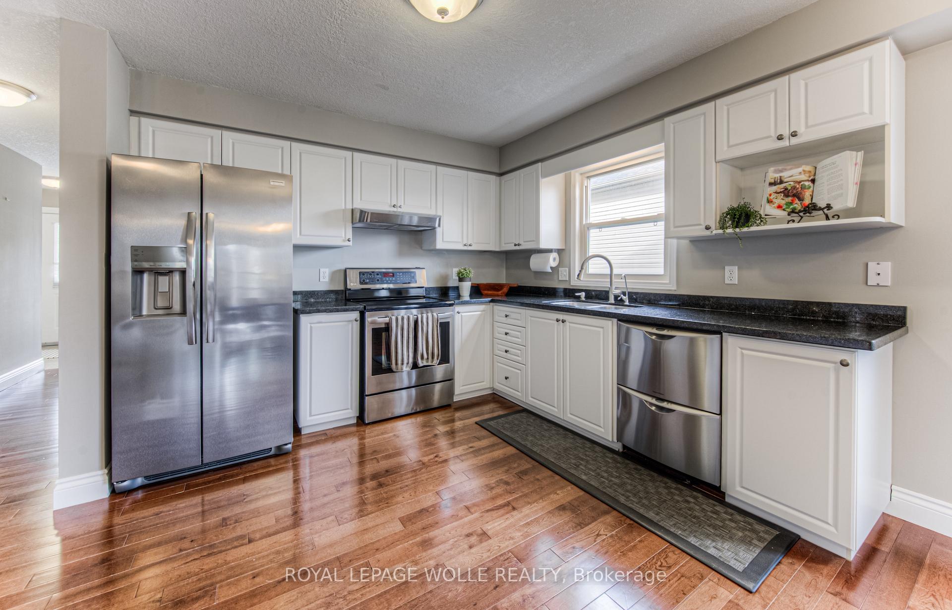 Photo 5 of 759 Butternut Avenue, Waterloo, Columbia Forest — HOMEH