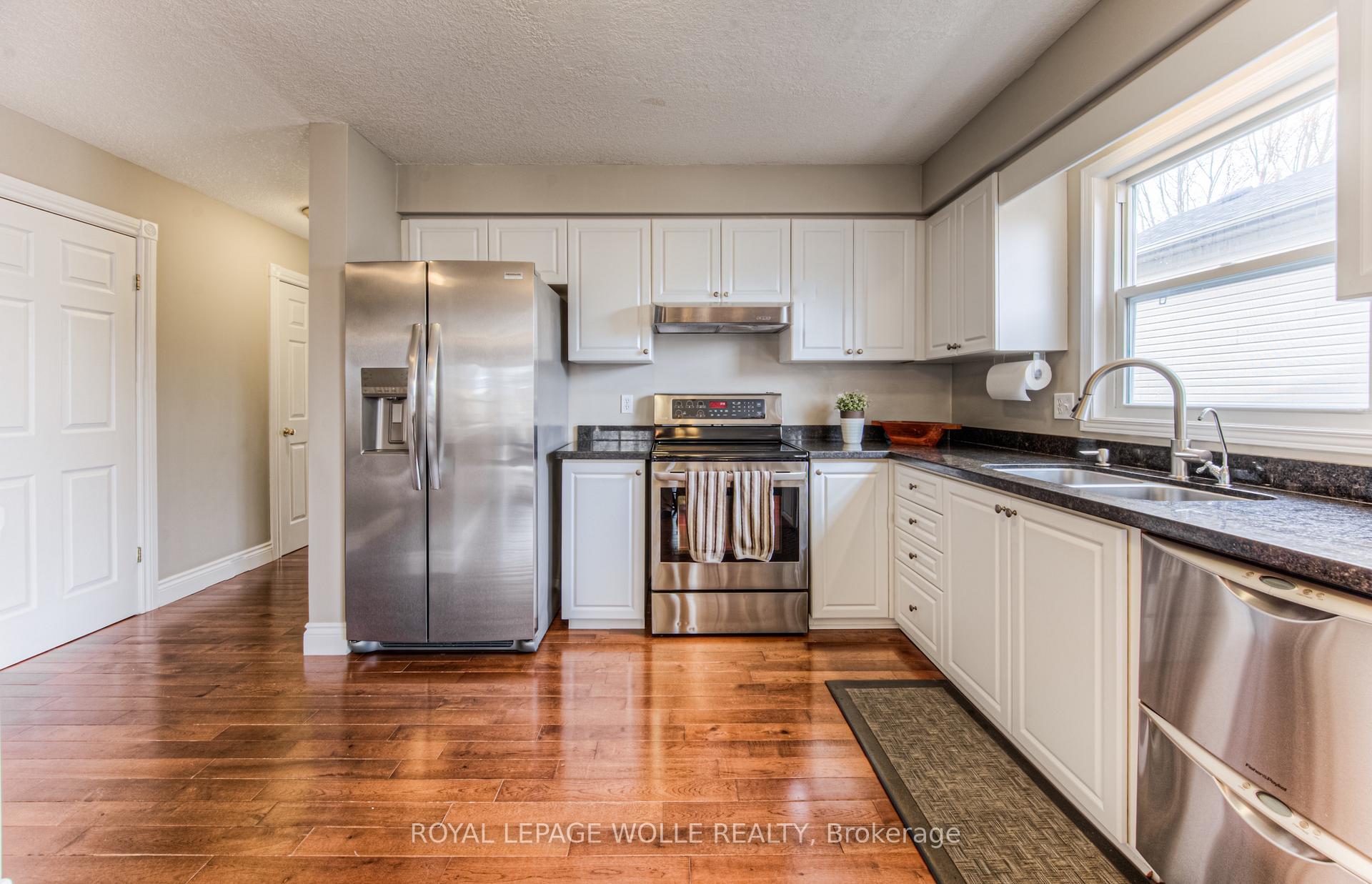 Photo 6 of 759 Butternut Avenue, Waterloo, Columbia Forest — HOMEH