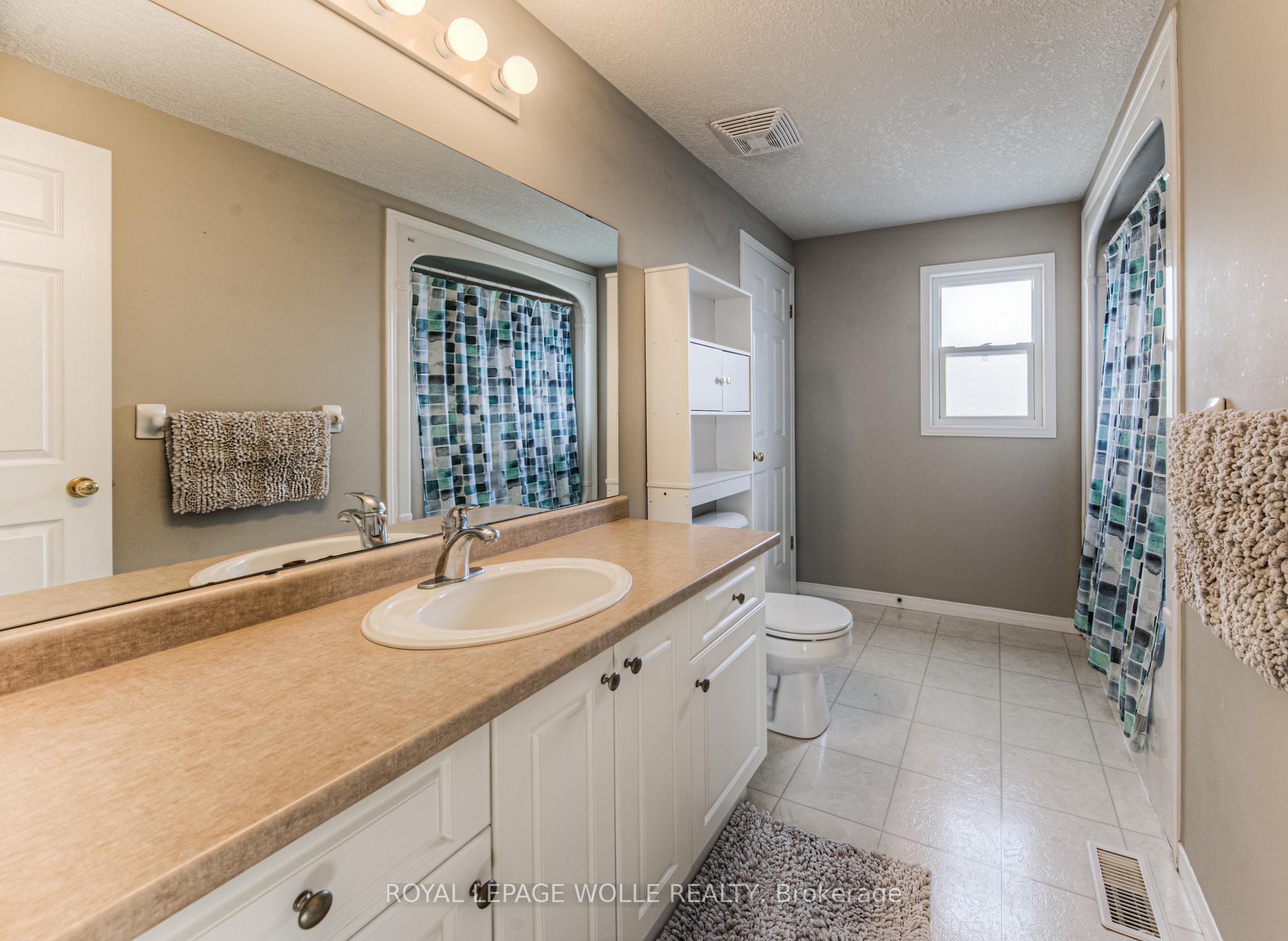 Photo 19 of 759 Butternut Avenue, Waterloo, Columbia Forest — HOMEH
