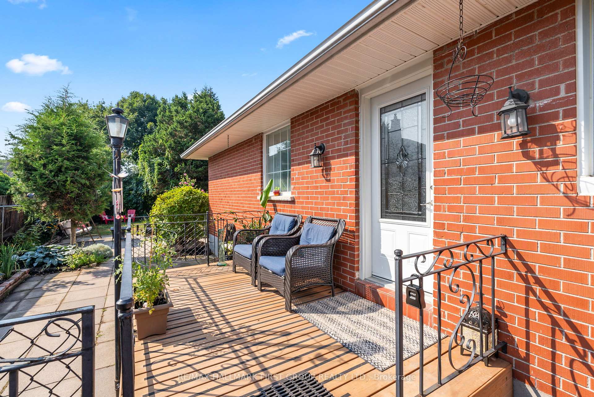 Photo 2 of 205 Saint Peter Street, Whitby, Downtown Whitby — HOMEH