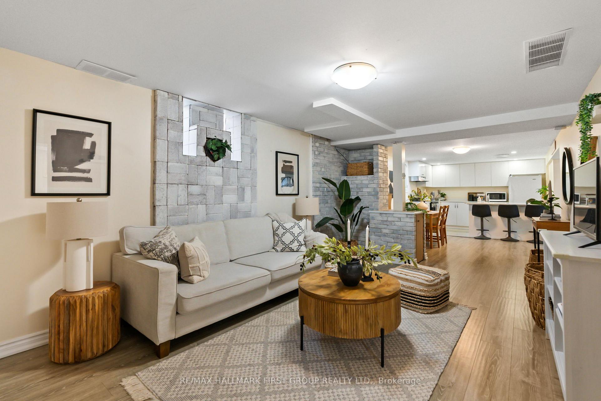 Photo 18 of 205 Saint Peter Street, Whitby, Downtown Whitby — HOMEH
