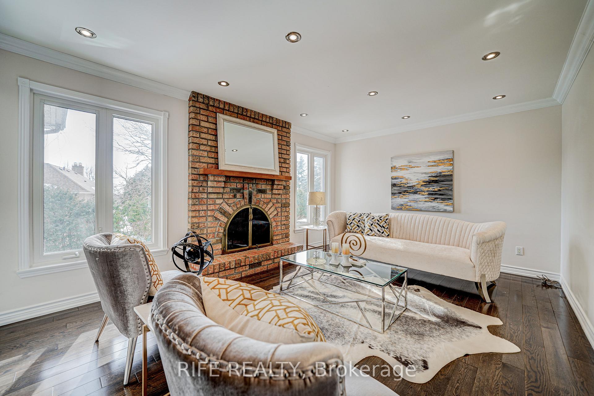 Photo 2 of 41 Briarwood Road, Markham, Unionville — HOMEH