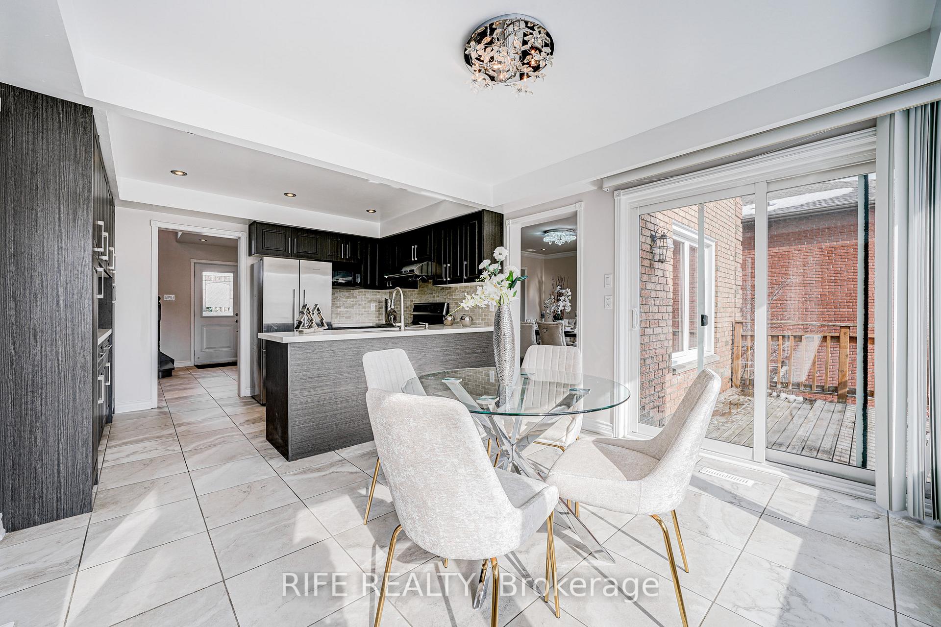 Photo 11 of 41 Briarwood Road, Markham, Unionville — HOMEH