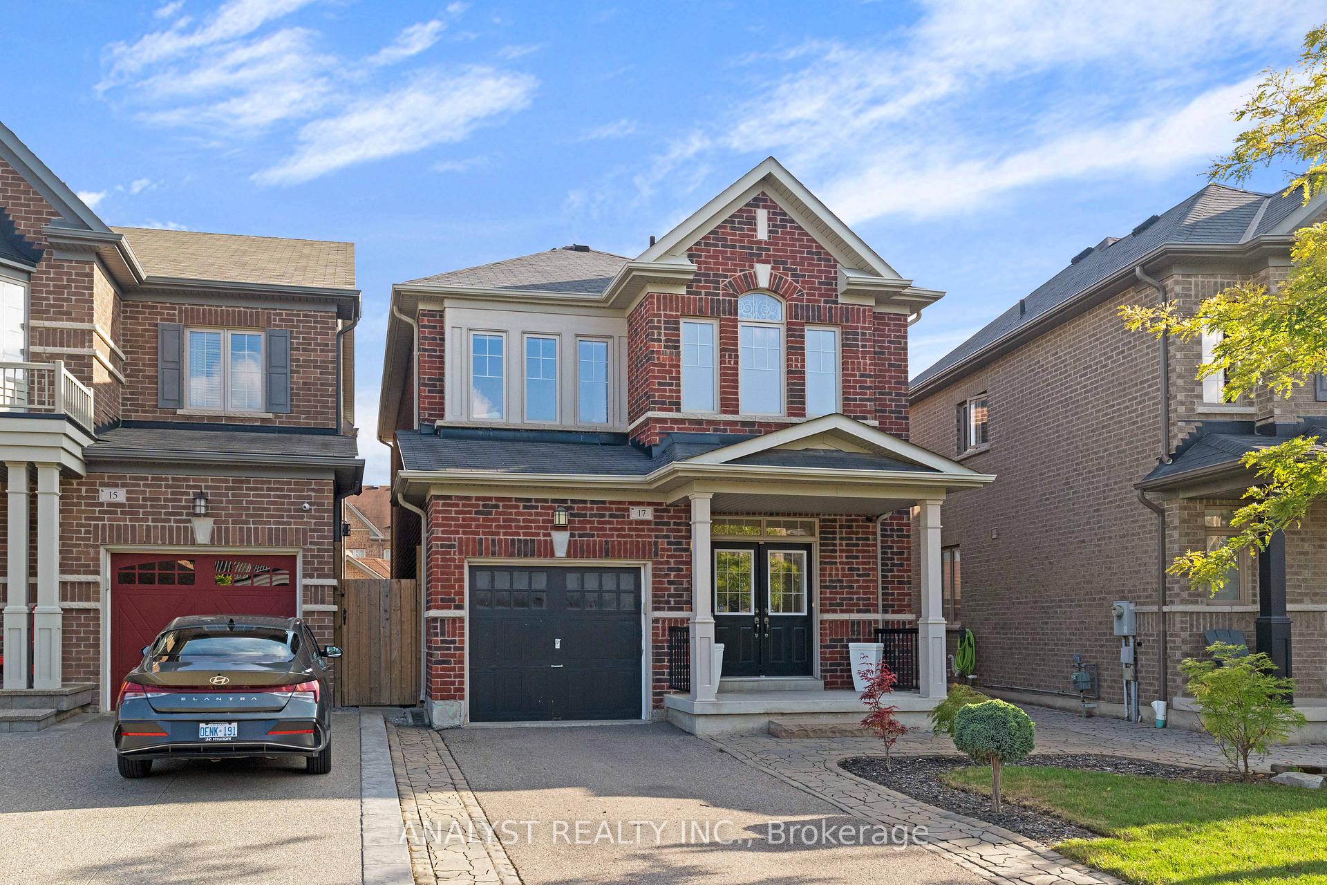 Photo 1 of 17 Herzl Street, Vaughan, Kleinburg — HOMEH
