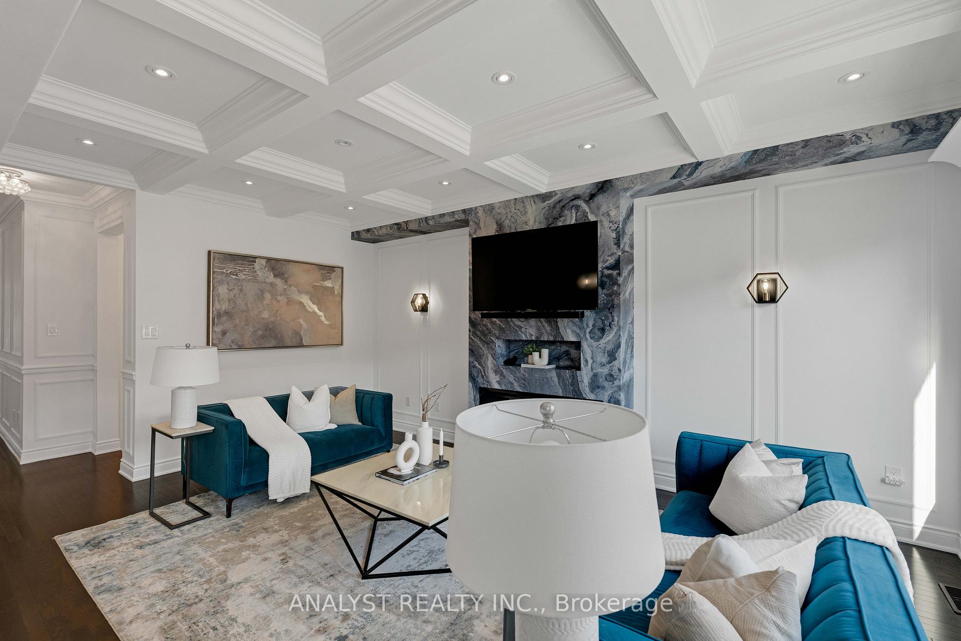 Photo 8 of 17 Herzl Street, Vaughan, Kleinburg — HOMEH