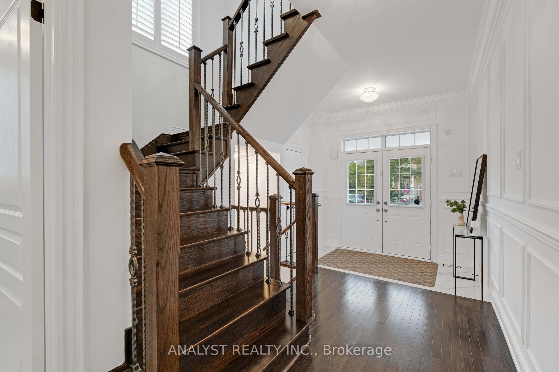 Photo 17 of 17 Herzl Street, Vaughan, Kleinburg — HOMEH