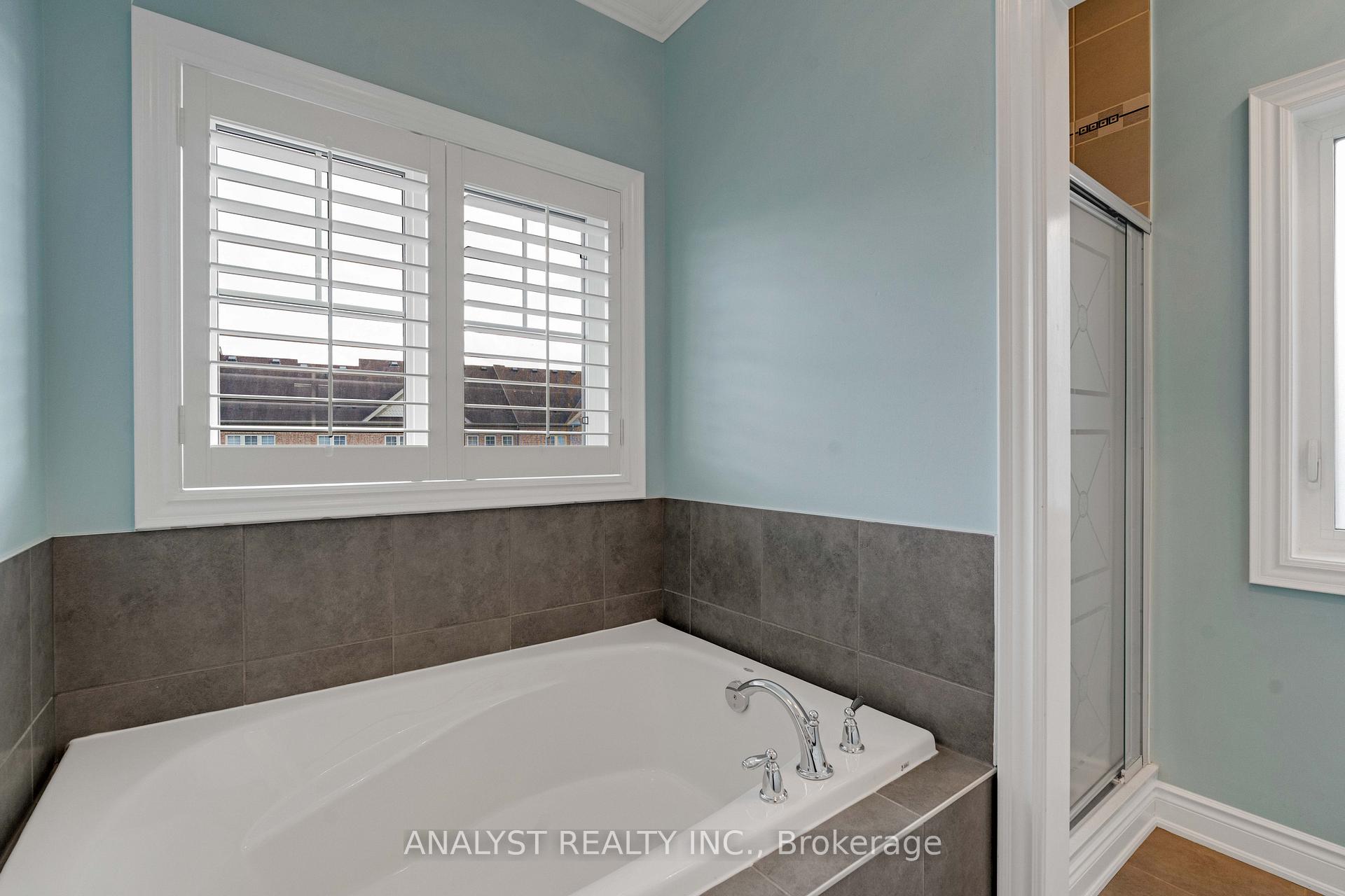 Photo 23 of 17 Herzl Street, Vaughan, Kleinburg — HOMEH