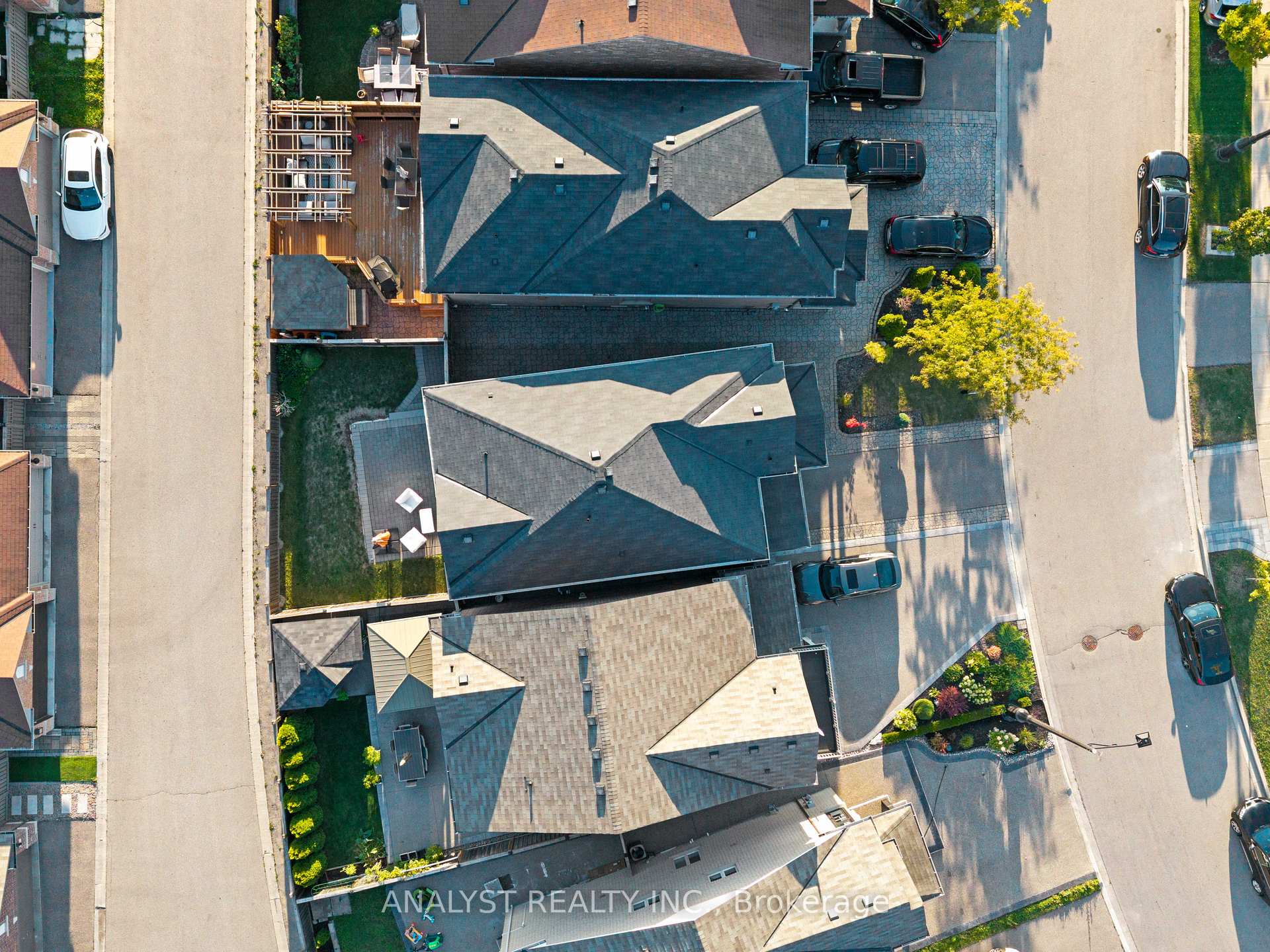 Photo 35 of 17 Herzl Street, Vaughan, Kleinburg — HOMEH