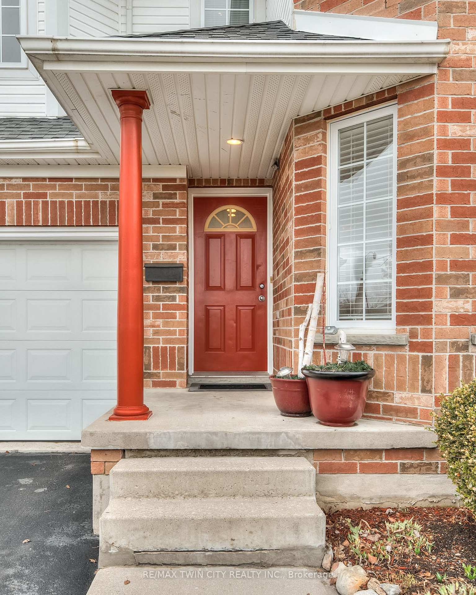 Photo 2 of 755 Shediac Crescent, Waterloo — HOMEH